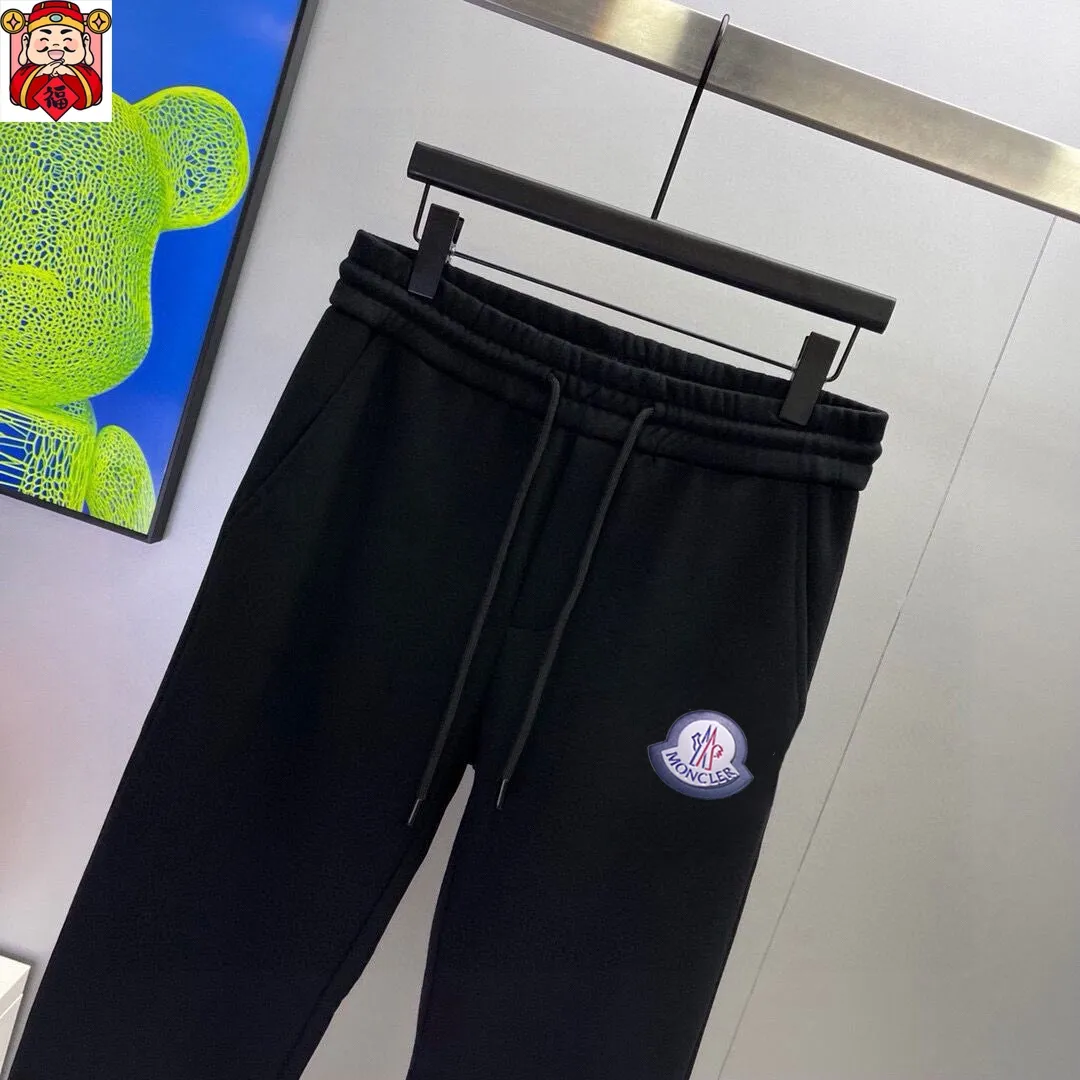 P380 💰 [MONCLER Mouth Covering] (Gospel for Fatty) hot-selling suit is coming. Focus on the original version of the official website. 2025 new hot-selling sweatshirt suit. The original order is hard to buy🇭🇰. It is the meticulous work of top designers for a fitting and perfect upper body effect. All-natural high-quality Roman cotton 100%, close-fitting comfort, noble and elegant! Original hardware embodies elegance and nobility! Counter size: M-5XL (maximum wear up to 220 pounds)