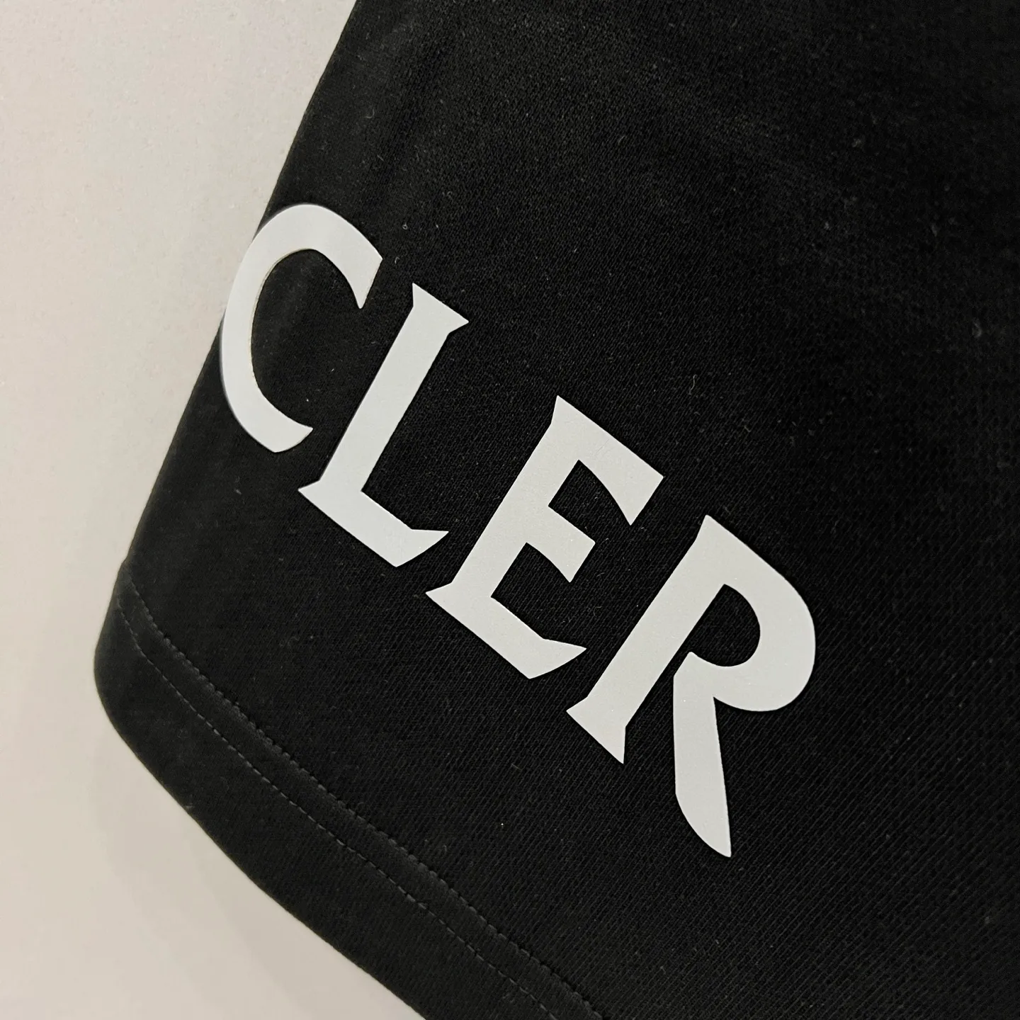 P190 MONCLER/muzzle pure cotton terry tripe fabric shorts, silicone letter LOGO, nylon pocket design process logo, official synchronization, high version, high quality, fashionable personality, versatile trend, pure original quality, original fabric, tag, collar label, washed wheat, complete three standards, color: black, gray. Size: S-XL
