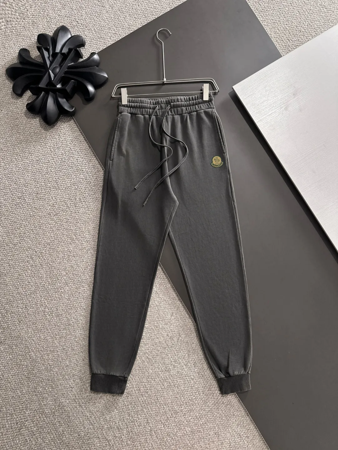 Next day shipping P720 MONCLER/Mongolian high quality 2025 autumn and winter new casual heavy industry suit exclusively developed by yb! High quality production! The top version of the trading company channel order, external orders for imported custom fabrics, high breathability and comfort, impeccable details, absolutely worth buying! This type of suit is also a must-have for lazy people. You don’t have to think about how to match it, you can just get it in one set! Brand element design concept, delicate and soft feel! It presents a casual cut and the upper body shape is great! On sale simultaneously on the official website! From a high-end men's positioning brand, the low-key luxury taste is irresistible! Exquisite workmanship and impeccable quality! The overall style is simple, fashionable and timeless, fully meeting the requirements of stylish and tasteful dressing! Sizes: S to XXL (or state your height and weight when placing an order)