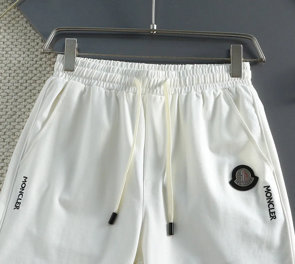 P210 🌸🌸 Moncler 2025 spring and summer new trousers [knitted trousers] feel comfortable to wear, low-key yet luxurious, very high-end, with pockets designed to be fashionable and high-end. Needless to say, the trousers style and tailoring needless to say, the upper body is exquisite and vivid. Really first-class and top-quality materials. Really top-level casual pants and elastic pants, of outstanding quality. After heavy washing, the trousers are very soft and not picky. The upper body is absolutely stylish. Extremely luxurious. Size:M-4XL