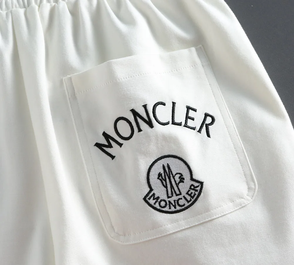 P210 🌸🌸 Moncler 2025 spring and summer new trousers [knitted trousers] feel comfortable to wear, low-key yet luxurious, very high-end, with pockets designed to be fashionable and high-end. Needless to say, the trousers style and tailoring needless to say, the upper body is exquisite and vivid. Really first-class and top-quality materials. Really top-level casual pants and elastic pants, of outstanding quality. After heavy washing, the trousers are very soft and not picky. The upper body is absolutely stylish. Extremely luxurious. Size:M-4XL