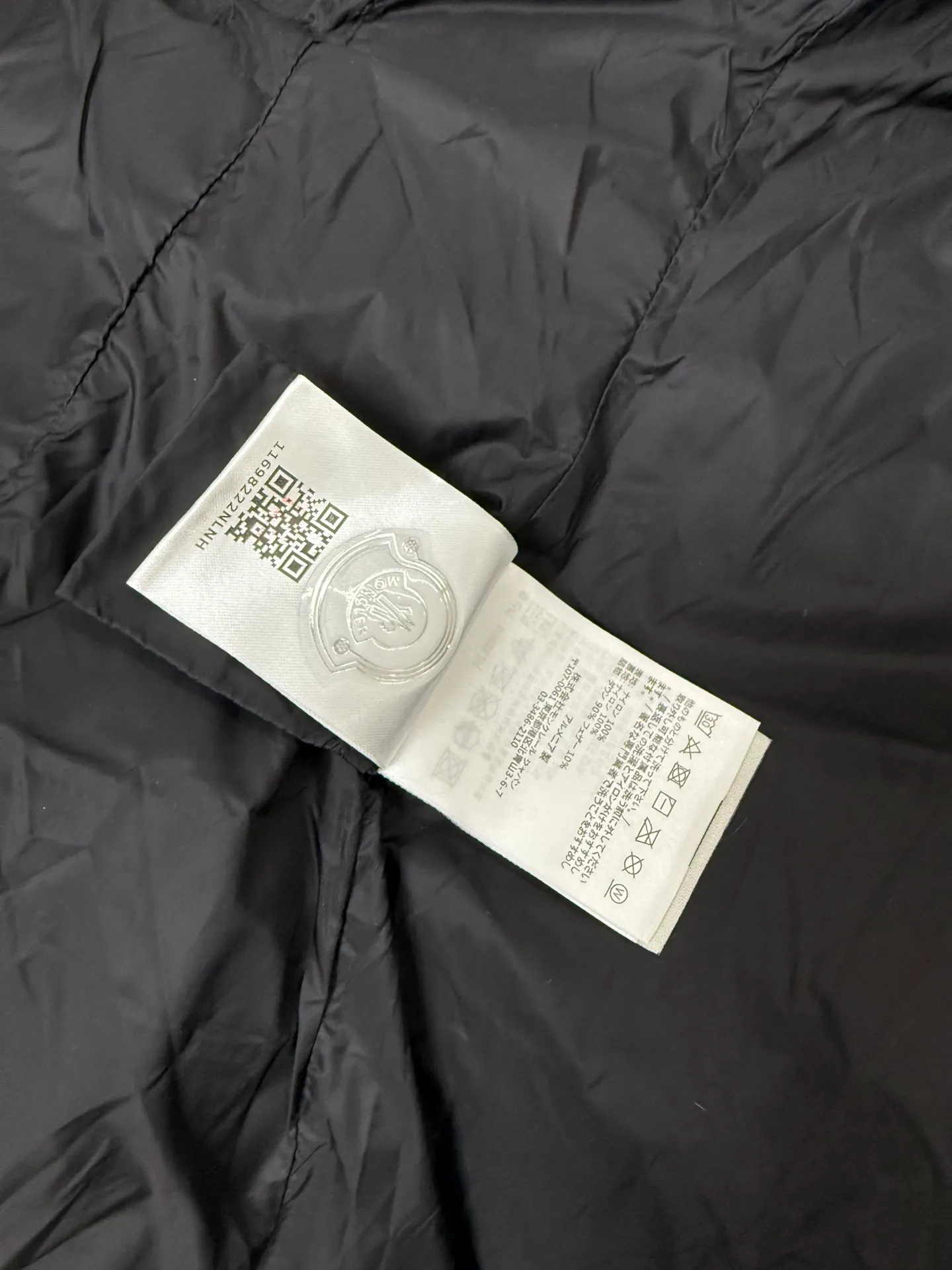 P1100 Moncler mid-length women's down jacket, oversized fox fur collar, elastic waistband at the back, plus color matching movable belt, soft and comfortable fabric, 90 velvet with good fill power, slim fit upper body, light and neat, warm and not bloated. Color: black white Size: 1234