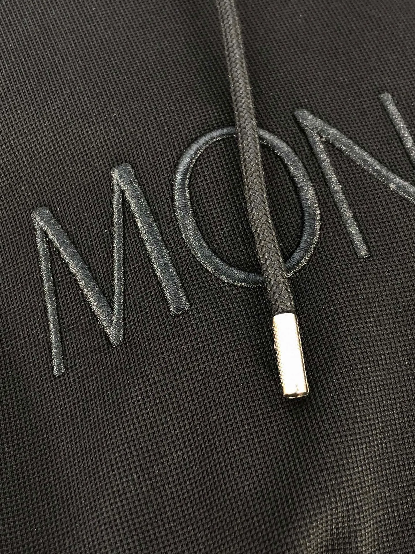 P570 Brand [MONCLER Mouth Covered] 2025 round neck short-sleeved shorts suit. The pure cotton fabric upper body will not be stuffy, the smooth and comfortable skin-friendly effect is more breathable, the fabric has its own texture, classic logo technology, a new interpretation from a unique angle, fashionable and versatile choice! Size: M-3XL (maximum wear: 190 pounds)