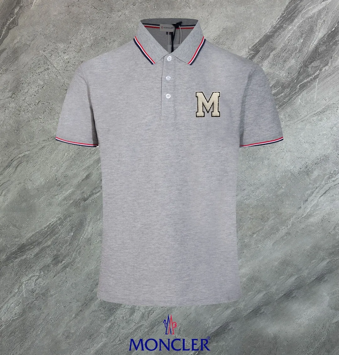 P190 Complete with three standards] MONCLER~ MONCLER 2024 summer new high-quality lapel short-sleeved POLO shirt, counter-customized fabric, high breathability and comfort, impeccable details, brand element design concept, reflecting high quality. It feels delicate and soft! It presents a casual cut and the upper body shape is great! The chest is filled with three-dimensional embroidery of the brand LOGO to highlight quality and luxury. Color: black/white Size: M~3XL