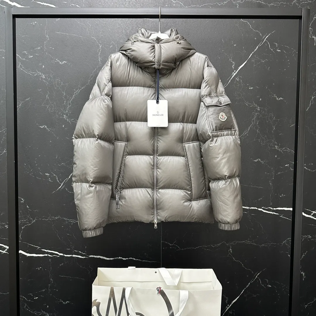 P860 𝑴𝒐𝒏𝒄𝒍𝒆𝒓｜Moncler/Moncler 25𝒔𝒔 Couyere new autumn and winter hooded [removable] light luxury fashion star's same style thickened down jacket for men and women T62# 𝑺𝒊𝒛𝒆：𝟭# 𝟮# 𝟯# 𝟰# 𝟱# Product color: black, silver gray