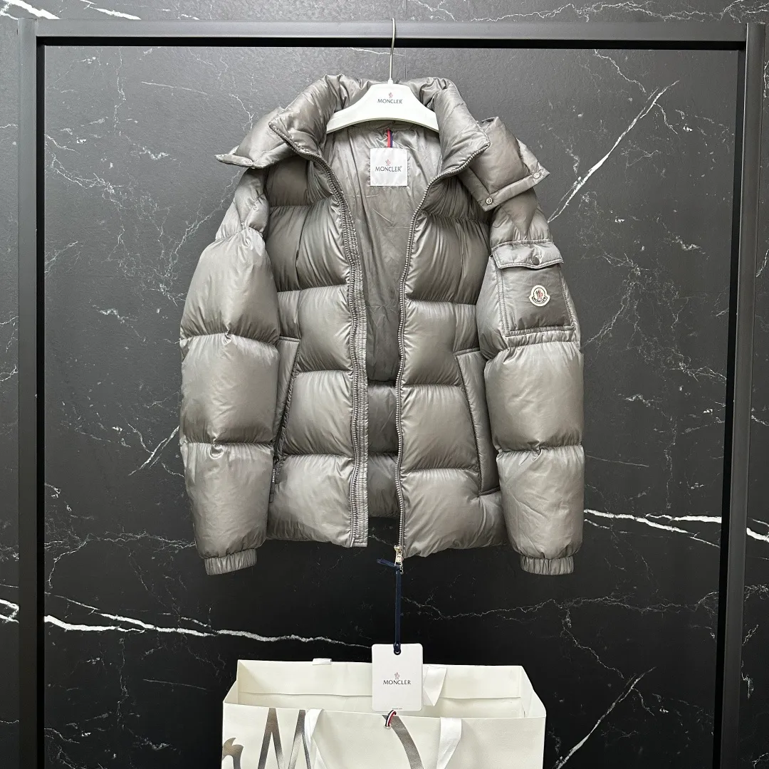 P860 𝑴𝒐𝒏𝒄𝒍𝒆𝒓｜Moncler/Moncler 25𝒔𝒔 Couyere new autumn and winter hooded [removable] light luxury fashion star's same style thickened down jacket for men and women T62# 𝑺𝒊𝒛𝒆：𝟭# 𝟮# 𝟯# 𝟰# 𝟱# Product color: black, silver gray