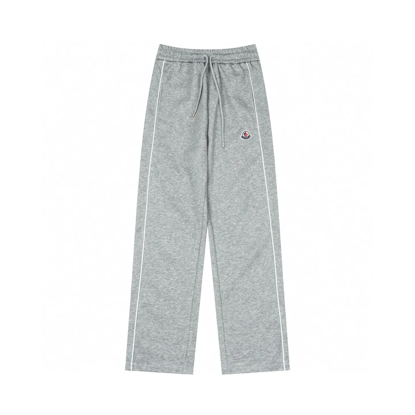 P230 Meng Mouth Small Label Embroidered Ribbon Trousers. Same style as MONCLER counters. Very textured in hand. Three-dimensional and atmospheric. Versatile and easy to wear. Simple and elegant. Adopts os version. The upper body effect is great. Suitable for all body types. Soft and comfortable. The small label embroidery is full and neat. Does not fade. Does not deform. Complete accessories. Delicate embroidery embellishments on the back pockets. Perfectly restored zp 2:1. Same style for men and women. Versatile and easy to match. Size s m l xl color black gray