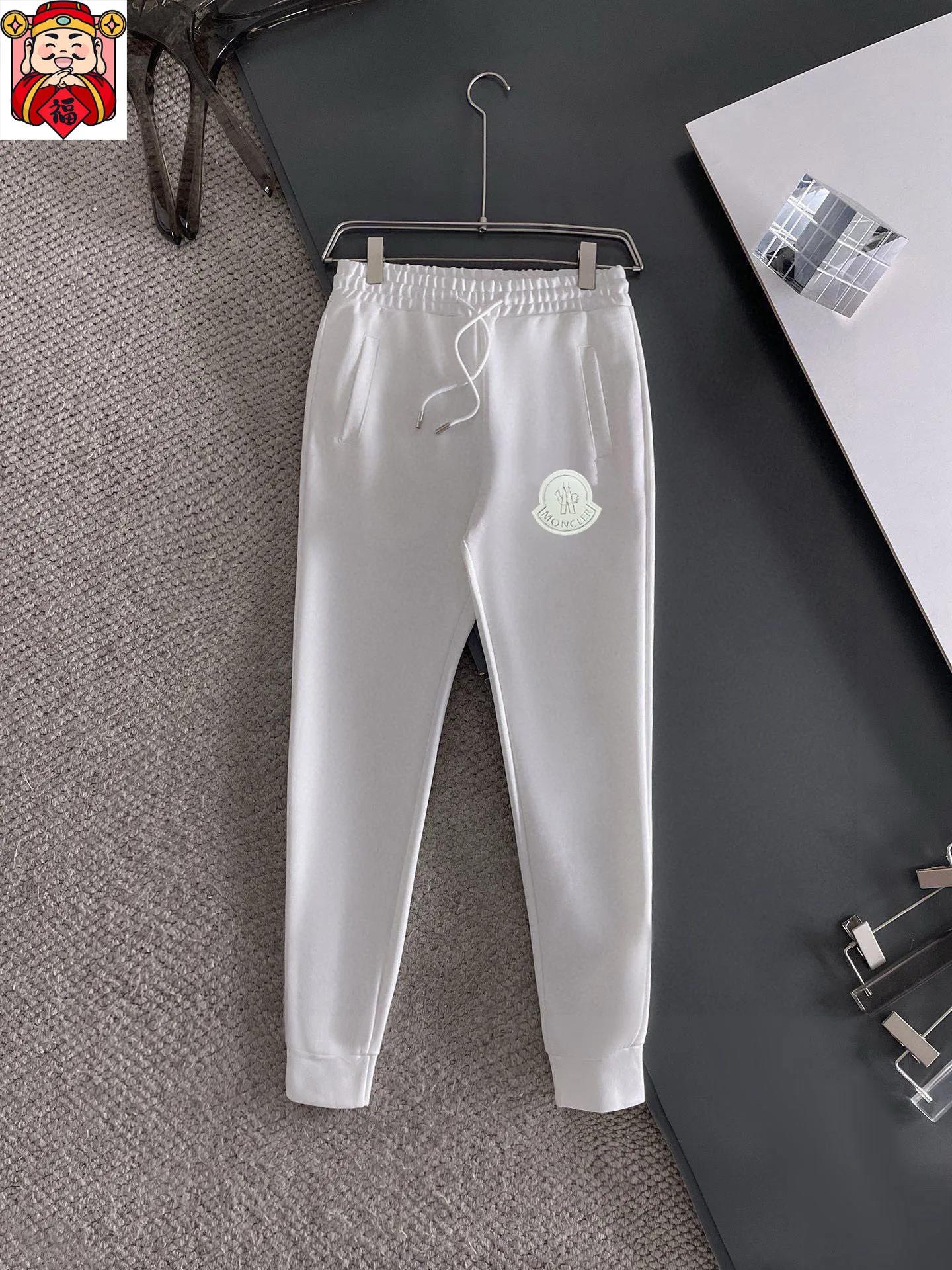 P400 💰【MONCLER】(Gospel for Fatty) hot-selling suit is coming. Focus on the original version of the official website. 2025 new hot-selling cardigan and sweatshirt suit. The original order is the best. 🇭🇰The meticulous work of top designers. Just for a fitting and perfect upper body effect. All-natural high-quality Roman cotton 100%, close-fitting comfort, noble and elegant! Original hardware embodies elegance and nobility! Counter size: M-5XL (maximum wear up to 220 pounds)