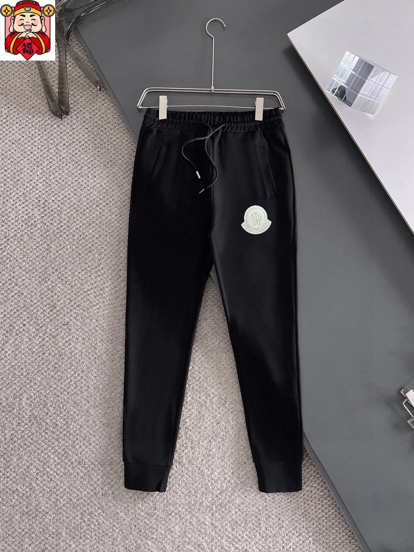 P400 💰【MONCLER】(Gospel for Fatty) hot-selling suit is coming. Focus on the original version of the official website. 2025 new hot-selling cardigan and sweatshirt suit. The original order is the best. 🇭🇰The meticulous work of top designers. Just for a fitting and perfect upper body effect. All-natural high-quality Roman cotton 100%, close-fitting comfort, noble and elegant! Original hardware embodies elegance and nobility! Counter size: M-5XL (maximum wear up to 220 pounds)