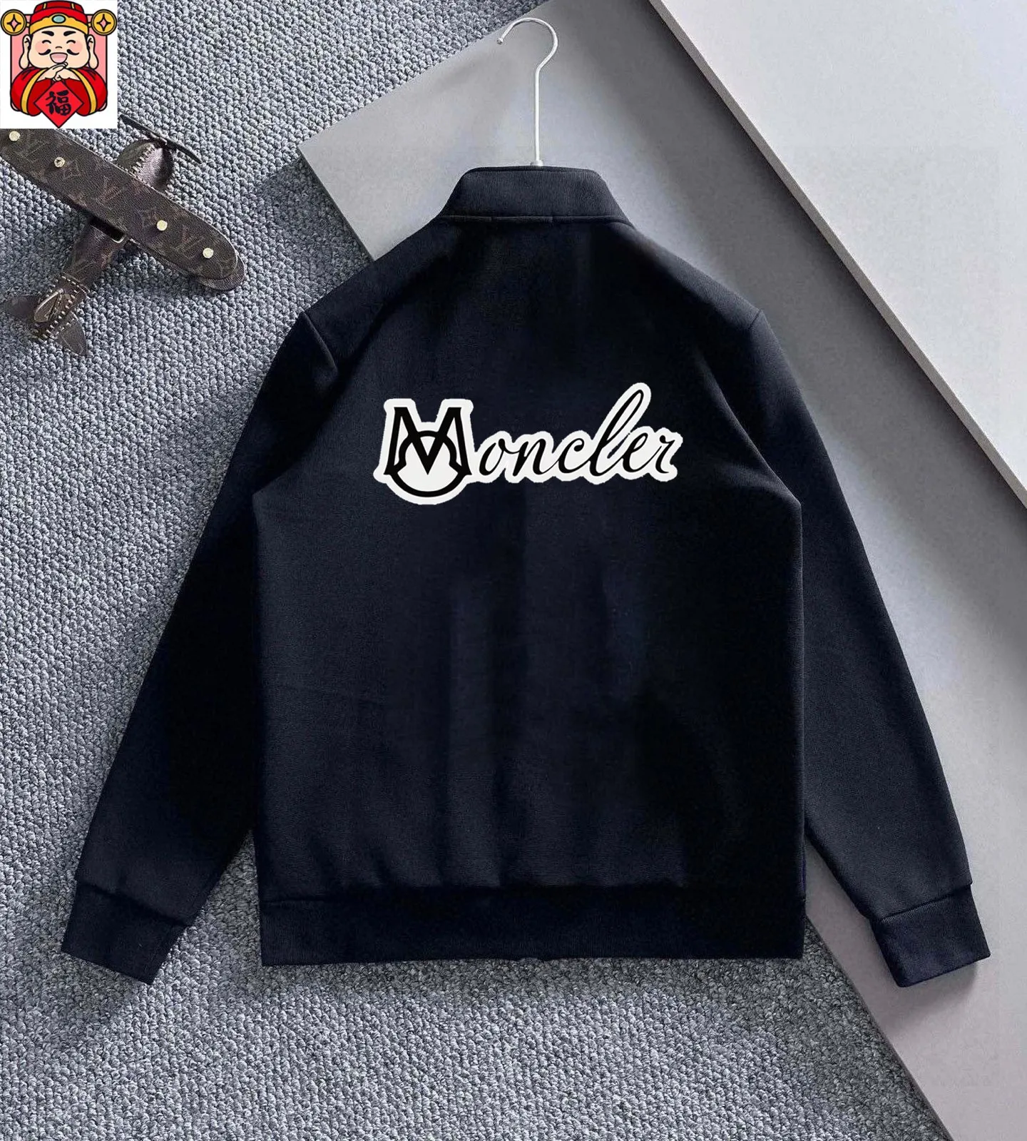 P400 💰【MONCLER】(Gospel for Fatty) hot-selling suit is coming. Focus on the original version of the official website. 2025 new hot-selling cardigan and sweatshirt suit. The original order is the best. 🇭🇰The meticulous work of top designers. Just for a fitting and perfect upper body effect. All-natural high-quality Roman cotton 100%, close-fitting comfort, noble and elegant! Original hardware embodies elegance and nobility! Counter size: M-5XL (maximum wear up to 220 pounds)