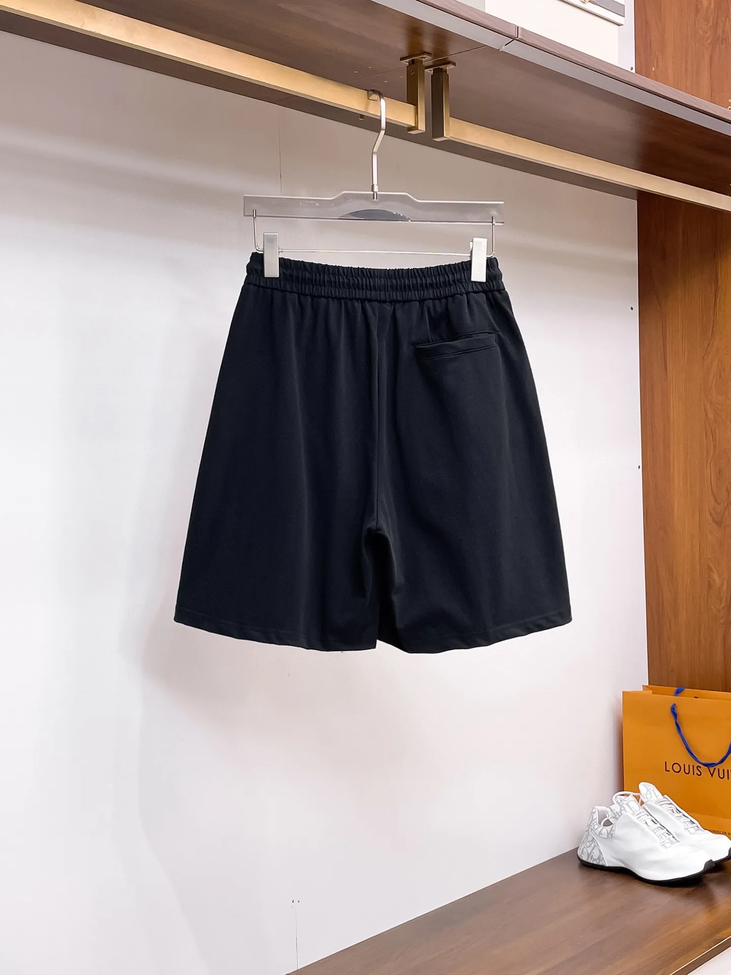 P560 Brand [MONCLER Mouth Covered] 2025 round neck short-sleeved shorts suit. The pure cotton fabric upper body will not be stuffy, the smooth and comfortable skin-friendly effect is more breathable, the fabric has its own texture, classic logo technology, a new interpretation from a unique angle, the first choice for fashion and versatility! Size: M-3XL (maximum wear: 190 pounds)