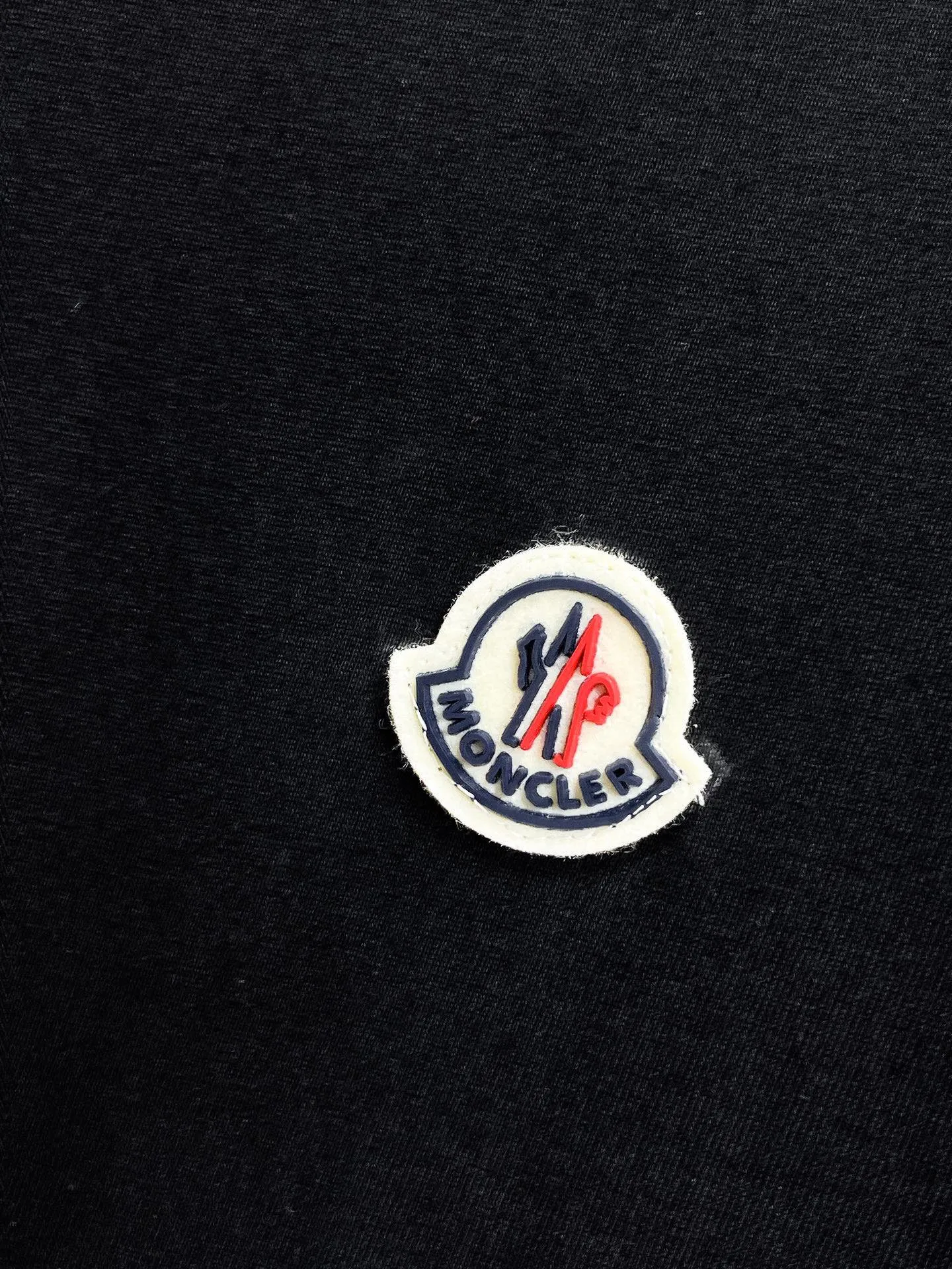P560 Brand [MONCLER Mouth Covered] 2025 round neck short-sleeved shorts suit. The pure cotton fabric upper body will not be stuffy, the smooth and comfortable skin-friendly effect is more breathable, the fabric has its own texture, classic logo technology, a new interpretation from a unique angle, the first choice for fashion and versatility! Size: M-3XL (maximum wear: 190 pounds)