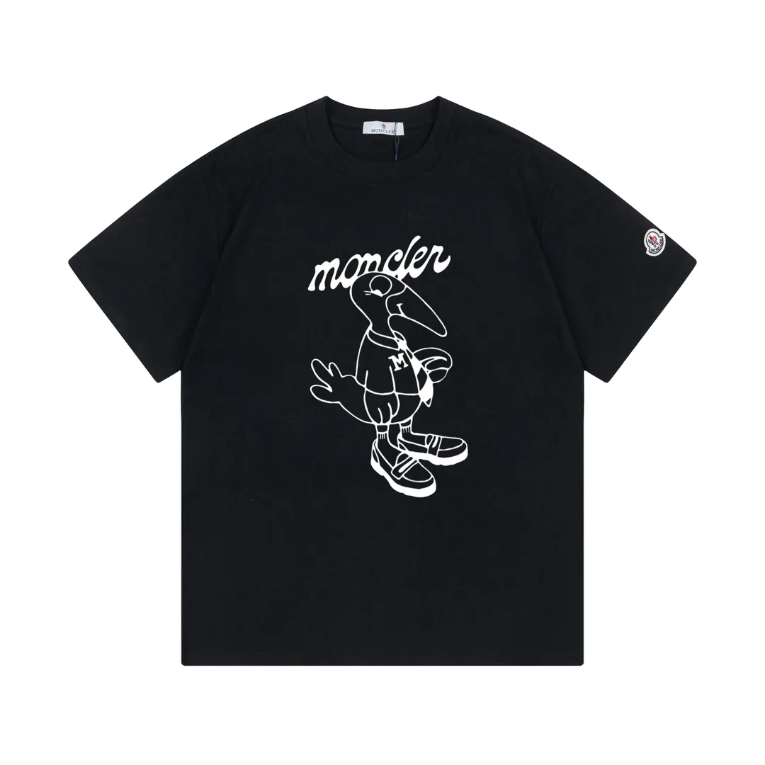 P150 Moncler 2026 early spring new style Mascot letter logo Customized small armband Same style for men and women Short-sleeved T-shirt ·Customized 300g 100% double yarn pure cotton fabric ·Dyeing 32 count double-strand thread ·Collar label, hangtag, main mark and three labels complete Color: black Size: XS S M L