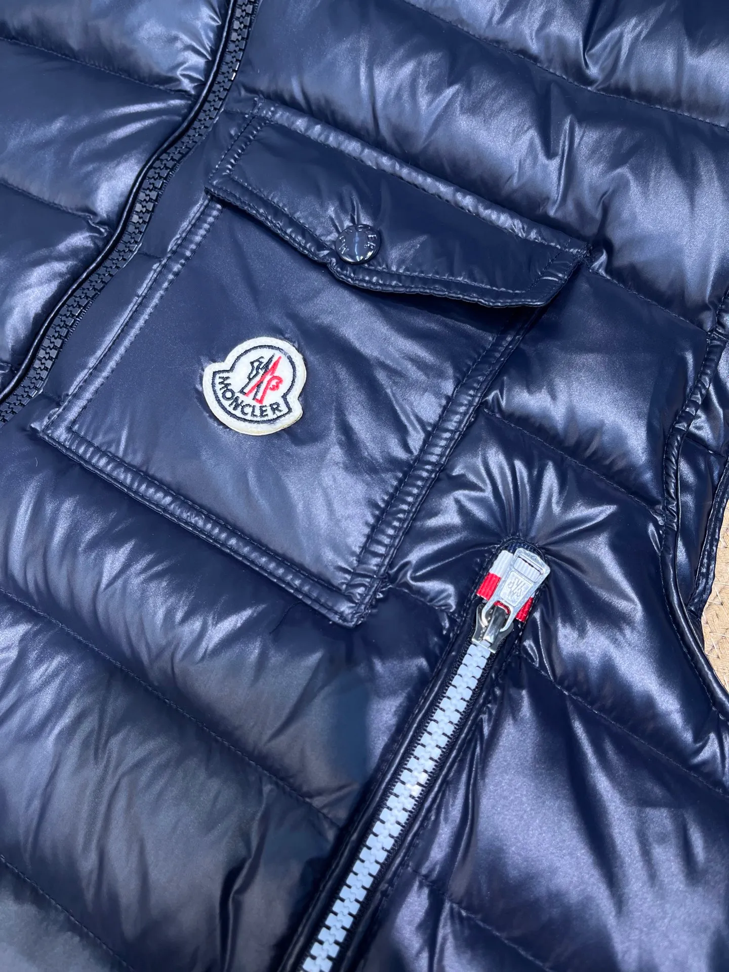 P700 Moncler🌟 2023 new autumn and winter Moncler black glossy thin hooded down vest 901 Color: Black Navy Size: 1 2 3 4 5