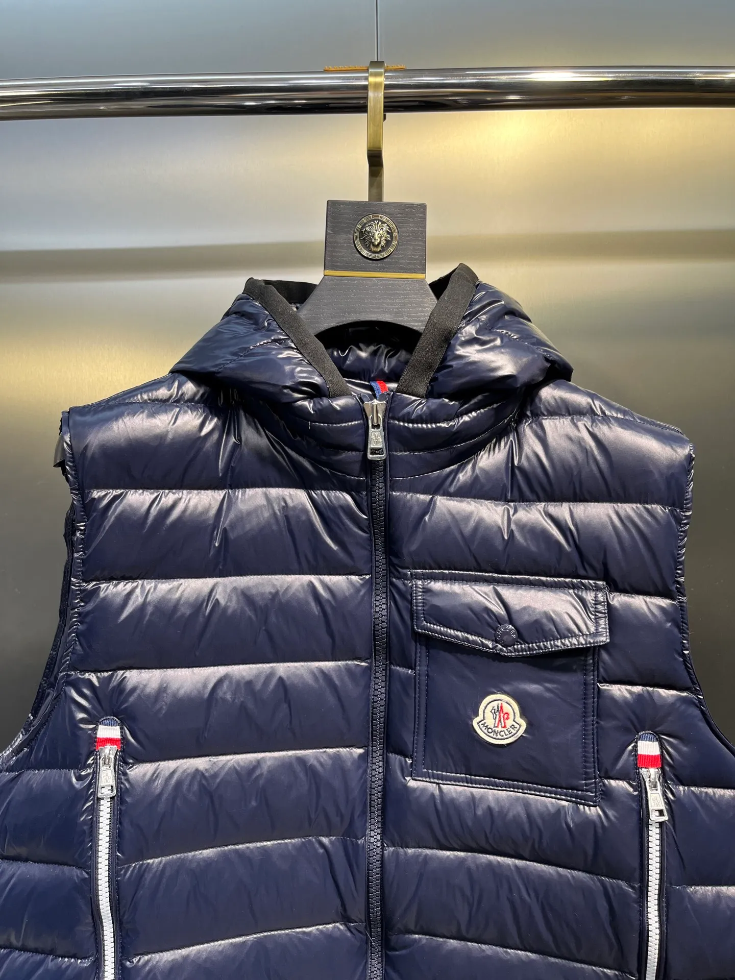 P700 Moncler🌟 2023 new autumn and winter Moncler black glossy thin hooded down vest 901 Color: Black Navy Size: 1 2 3 4 5