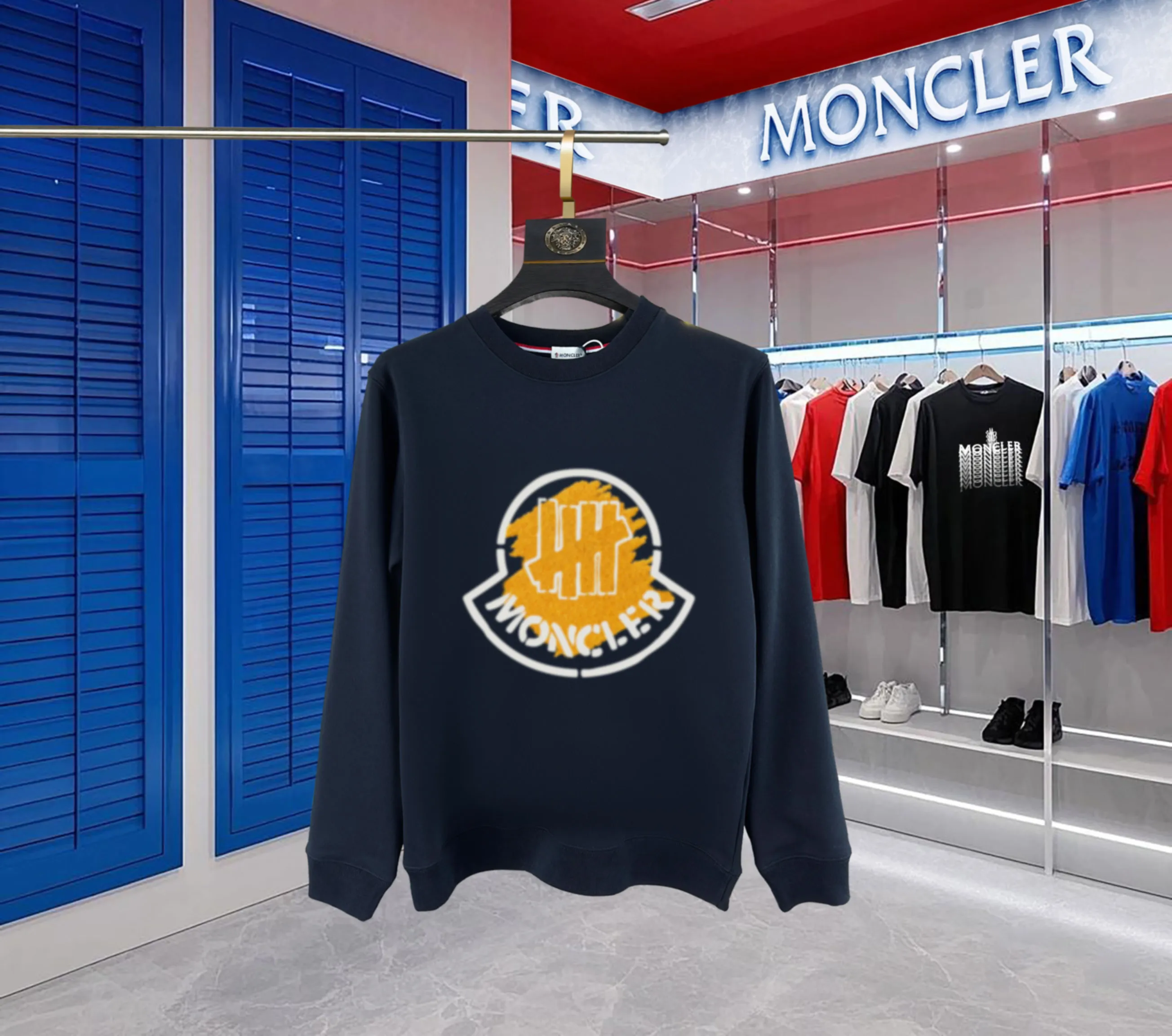 P210 high version sweatshirt) 📦Support exchange after the year📦 [Long-term ready stock] 〖 𝐌𝐎𝐍𝐂𝐋𝐄𝐑~Mask〗 Made of 440g heavyweight fabric Different from the market currency, you can match it with anything and it will be handsome😎The whole dress is made of double waistcoats. The double waistcoat method makes the whole dress more three-dimensional. It is not something that ordinary factories can do. 2025 T stage spring catwalk version, on sale at the counter, round neck terry sweatshirt. High-end double-strand pure cotton. Customized stretch ribs are dyed in the same vat. Complete with three standards. Matched with exquisite embroidered LOGO on the chest, simple and advanced. Same style for men and women. Color: black, apricot, white Size: S M L XL 2XL