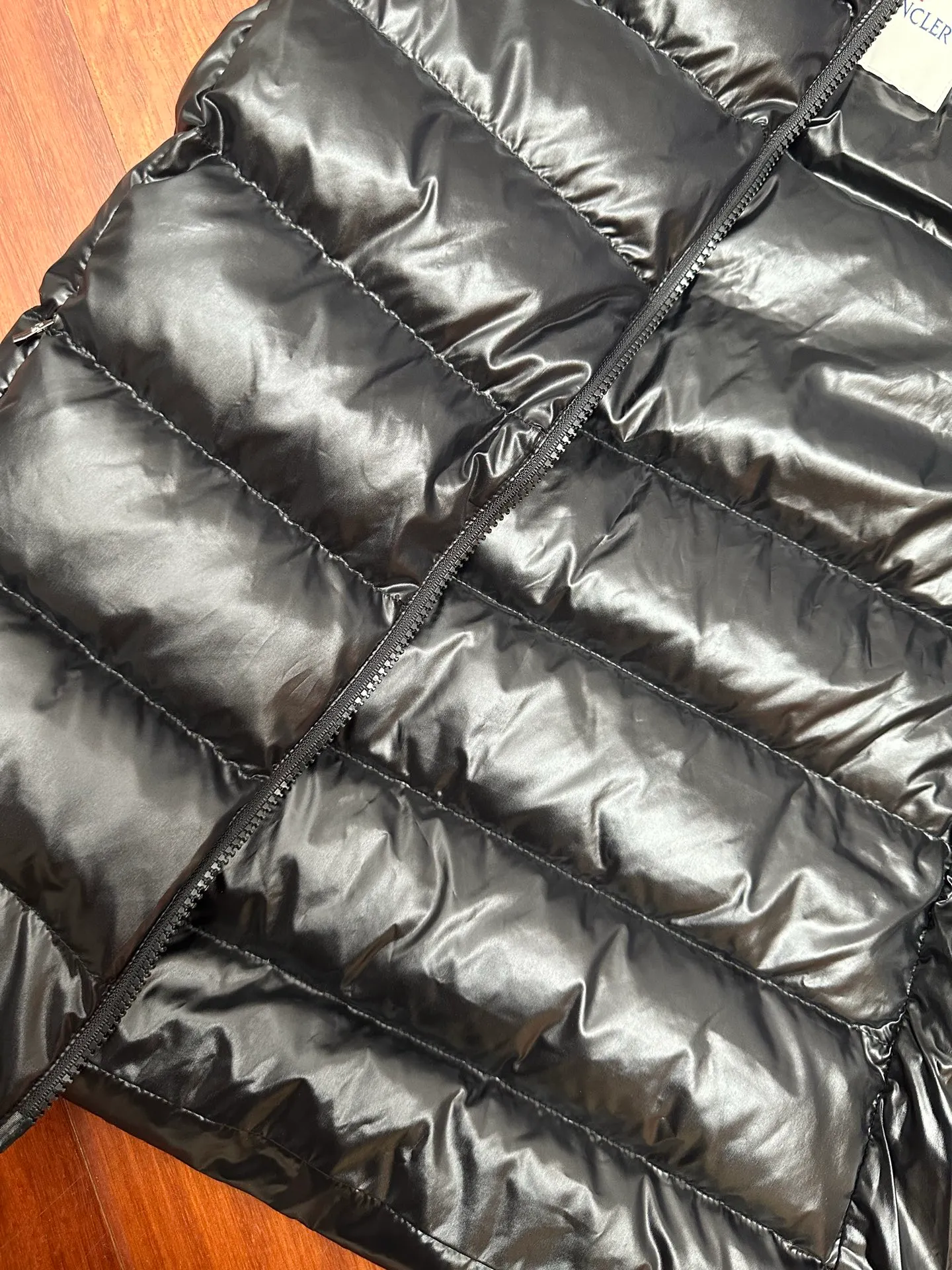 P560 Moncler/moncler/mask/down jacket/light vest Ghany women's down vest 2021 new national standard 90 plain white duck down has passed the inspection, the feather bones are minimal, no silk, you can cut it to pieces, customized nylon (nylon) bright fabric, original customized hardware zipper, high-tech precision wiring, every line is straight.  size: 1-4 yards