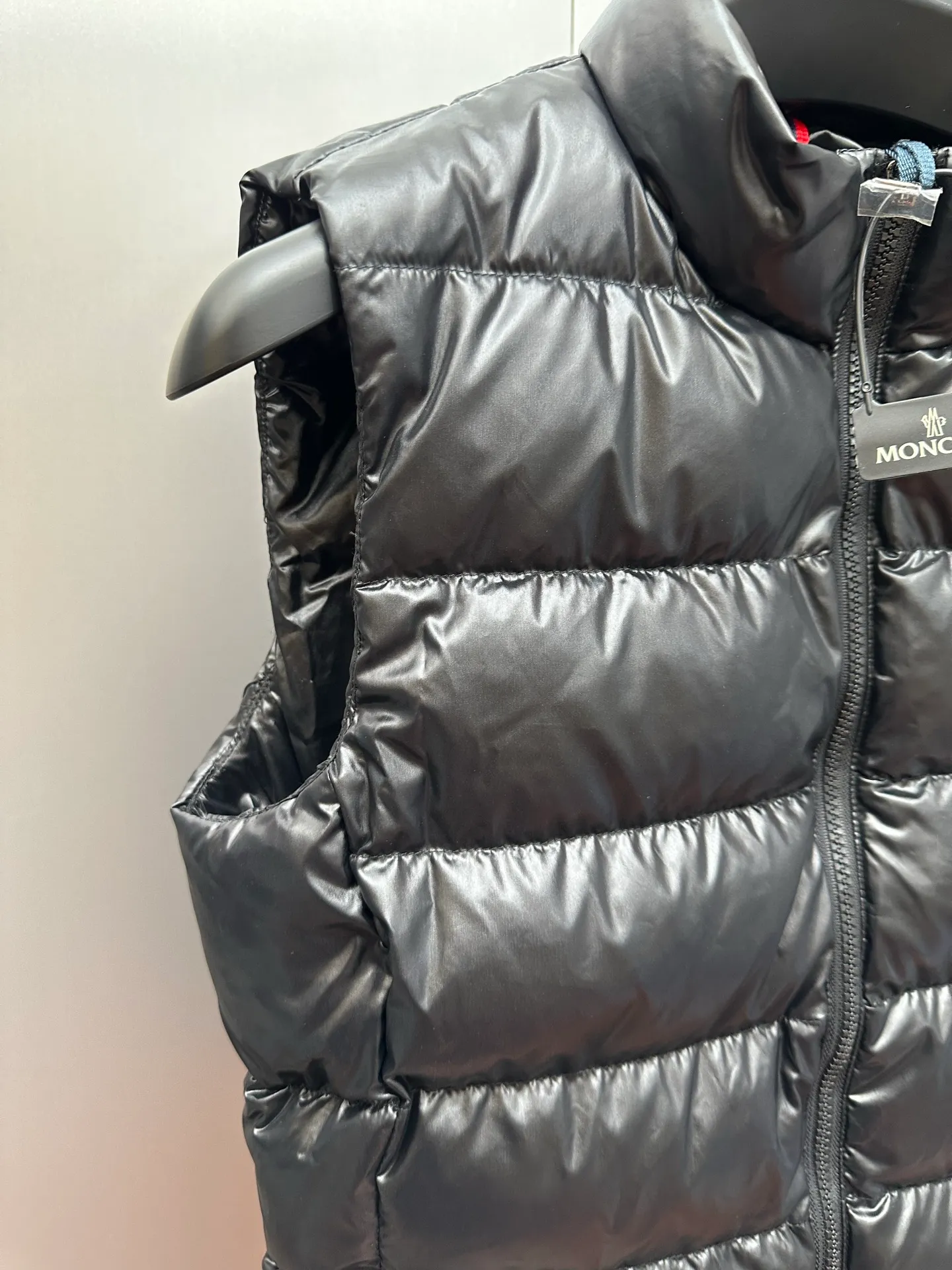 P560 Moncler/moncler/mask/down jacket/light vest Ghany women's down vest 2021 new national standard 90 plain white duck down has passed the inspection, the feather bones are minimal, no silk, you can cut it to pieces, customized nylon (nylon) bright fabric, original customized hardware zipper, high-tech precision wiring, every line is straight.  size: 1-4 yards