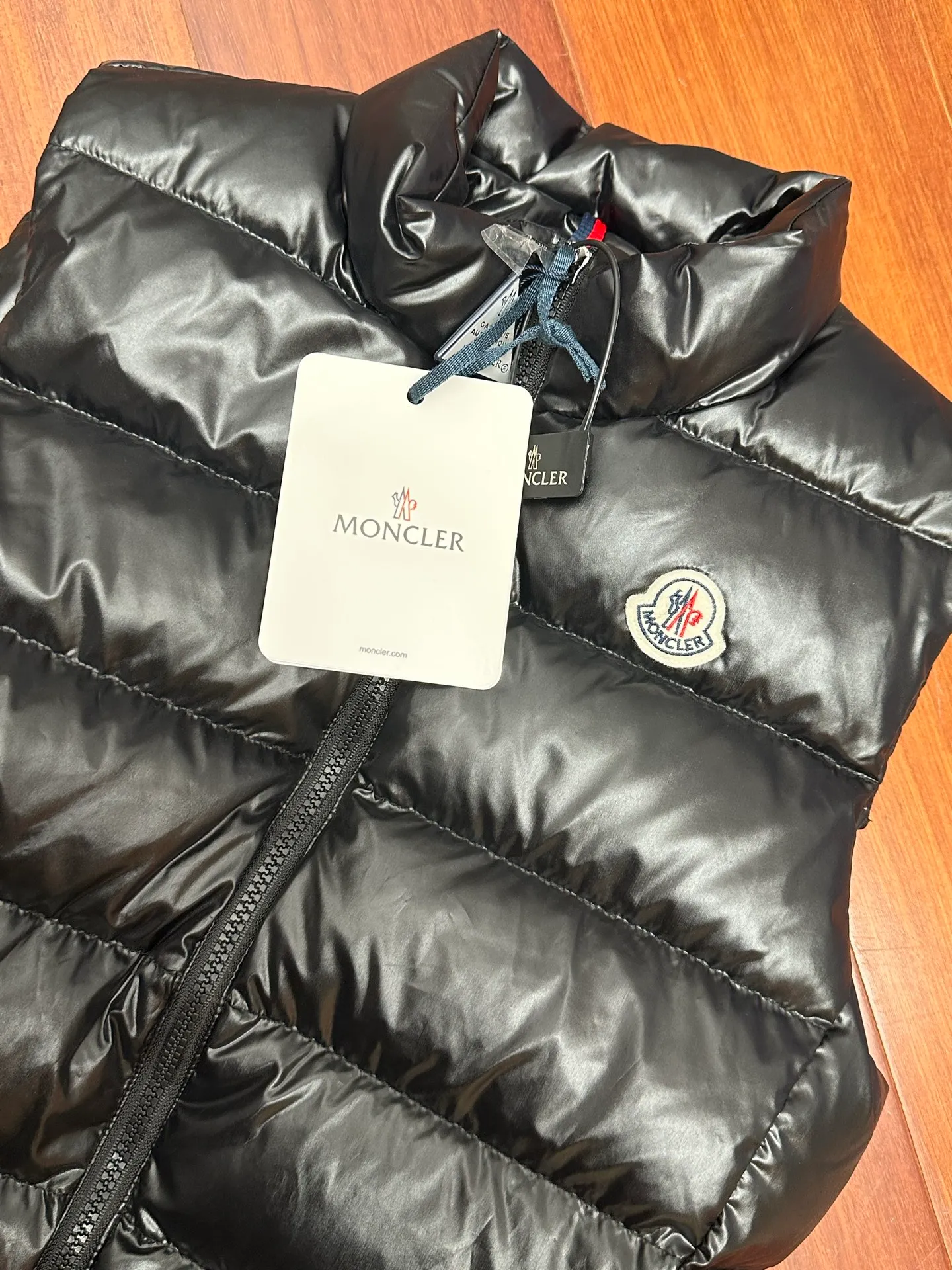 P560 Moncler/moncler/mask/down jacket/light vest Ghany women's down vest 2021 new national standard 90 plain white duck down has passed the inspection, the feather bones are minimal, no silk, you can cut it to pieces, customized nylon (nylon) bright fabric, original customized hardware zipper, high-tech precision wiring, every line is straight.  size: 1-4 yards