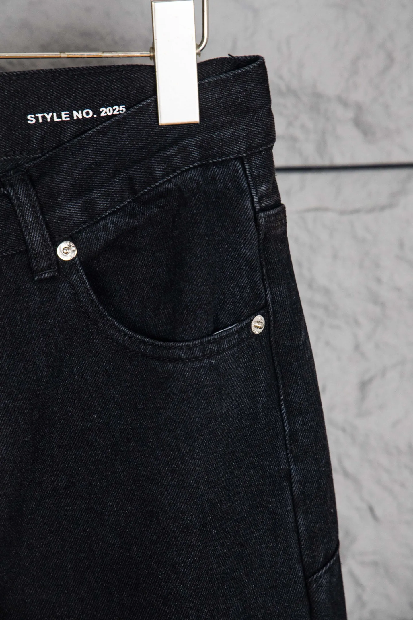 🅿️280 Style number: M210 (the back pocket label will not be returned or exchanged once it is removed) Top foreign trade order Purple Brand hot diamond pattern micro-flared jeans jeans for men and women. Accessories: Complete accessories, all in original packaging, two tags and two labels on the back pocket to distinguish the low-end version on the outside. The hardware and buckles are all labeled, the authentic original version with logo, aluminum alloy buckle, authentic printing inside the jeans pocket, every detail distinguishes any version on the market Fabric: Genuine pattern-making and authentic custom-made imported fabrics using unique washing and dyeing methods, and individually hand-painted - hand-painted ripped micro-elastic jeans Size: 28 30 32 34 36