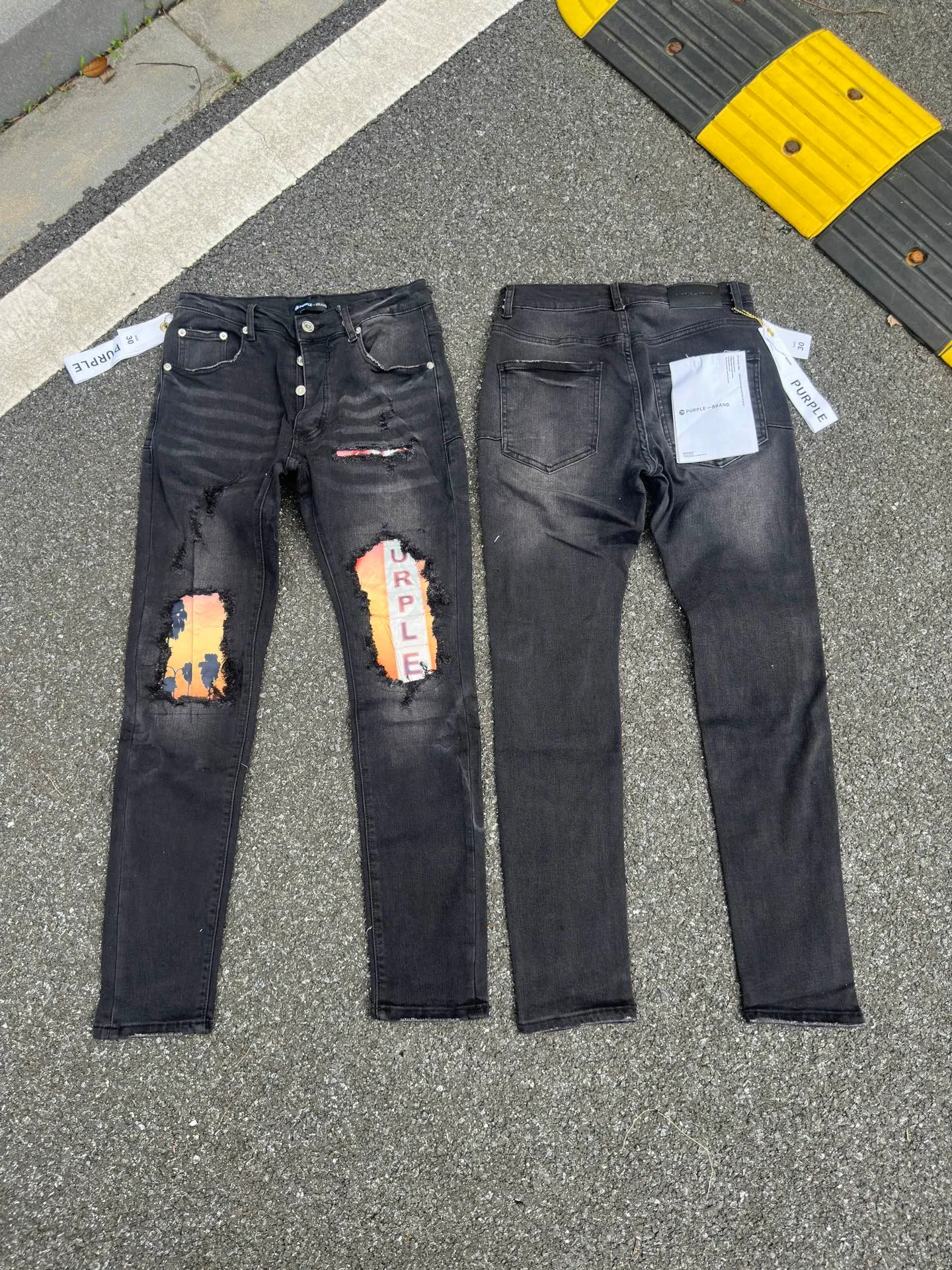 🅿️260 PU5 (the back pocket label will not be returned or exchanged once it is removed) Top foreign trade order Purple Brand hole printed stretch skinny jeans, same style for men and women. Accessories: complete accessories, all in original packaging, two tags and two labels on the back pocket, distinguishing the low-end version on the outside, hardware and buckles are aligned, authentic original with logo, aluminum alloy buckle, genuine printing inside the jeans pocket, every detail distinguishes any version on the market Fabric: Genuine pattern-making and standard genuine custom-made imported fabrics adopt unique washing and dyeing methods, and are individually hand-painted - hand-painted to make ripped micro-elastic jeans Color: black blue Code number: 28 30 32 34 36