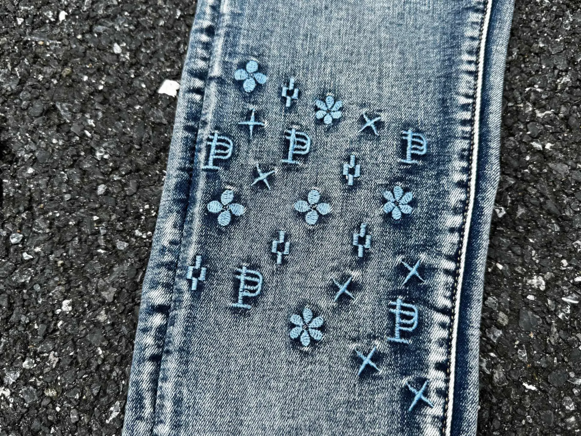 🅿️230 PU3-1 blue (the back pocket label will not be returned or exchanged once it is removed) Top foreign trade order Purple Brand hole-splashed paint stretch skinny jeans, same style for men and women Accessories: complete accessories, all in original packaging, two tags and two labels on the back pocket to distinguish the low-end version on the outside, hardware and buckles are aligned, authentic and original with logo, aluminum alloy buckle, authentic printing inside the jeans pocket, every detail distinguishes any version on the market Fabric: Genuine pattern-making and authentic custom-made imported fabrics using unique washing and dyeing methods, and individually hand-painted - hand-painted ripped micro-elastic jeans Size: 28 30 32 34 36