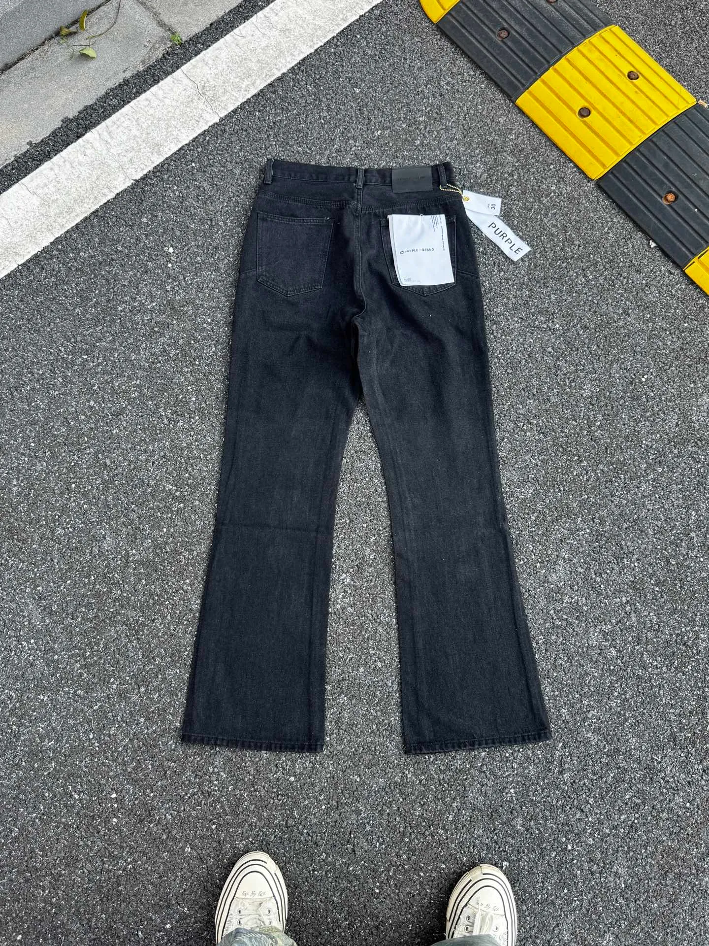 🅿️260 PU6 (the back pocket label will not be returned or exchanged once it is removed) Top foreign trade order Purple Brand hot diamond pattern micro-flare jeans, same style for men and women. Accessories: complete accessories, all in original packaging, two tags and two labels on the back pocket, distinguishing the low-end version on the outside, hardware and big buckles are aligned, authentic original with logo, aluminum alloy buckle, authentic printing inside the jeans pocket, every detail is a hit with any version on the market Fabric: Genuine pattern-making and authentic custom-made imported fabrics using unique washing and dyeing methods, and individually hand-painted - hand-painted ripped micro-elastic jeans Size: 28 30 32 34 36