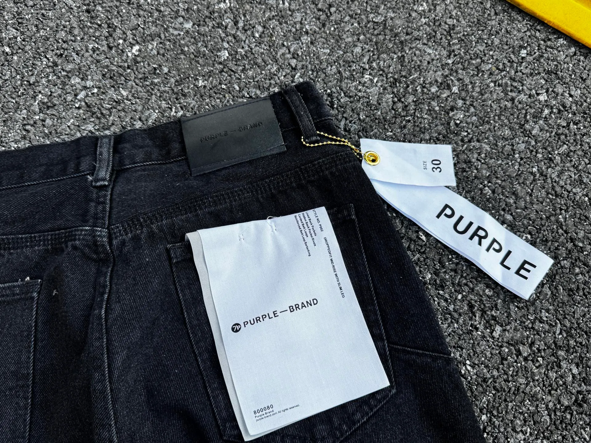 🅿️260 PU6 (the back pocket label will not be returned or exchanged once it is removed) Top foreign trade order Purple Brand hot diamond pattern micro-flare jeans, same style for men and women. Accessories: complete accessories, all in original packaging, two tags and two labels on the back pocket, distinguishing the low-end version on the outside, hardware and big buckles are aligned, authentic original with logo, aluminum alloy buckle, authentic printing inside the jeans pocket, every detail is a hit with any version on the market Fabric: Genuine pattern-making and authentic custom-made imported fabrics using unique washing and dyeing methods, and individually hand-painted - hand-painted ripped micro-elastic jeans Size: 28 30 32 34 36