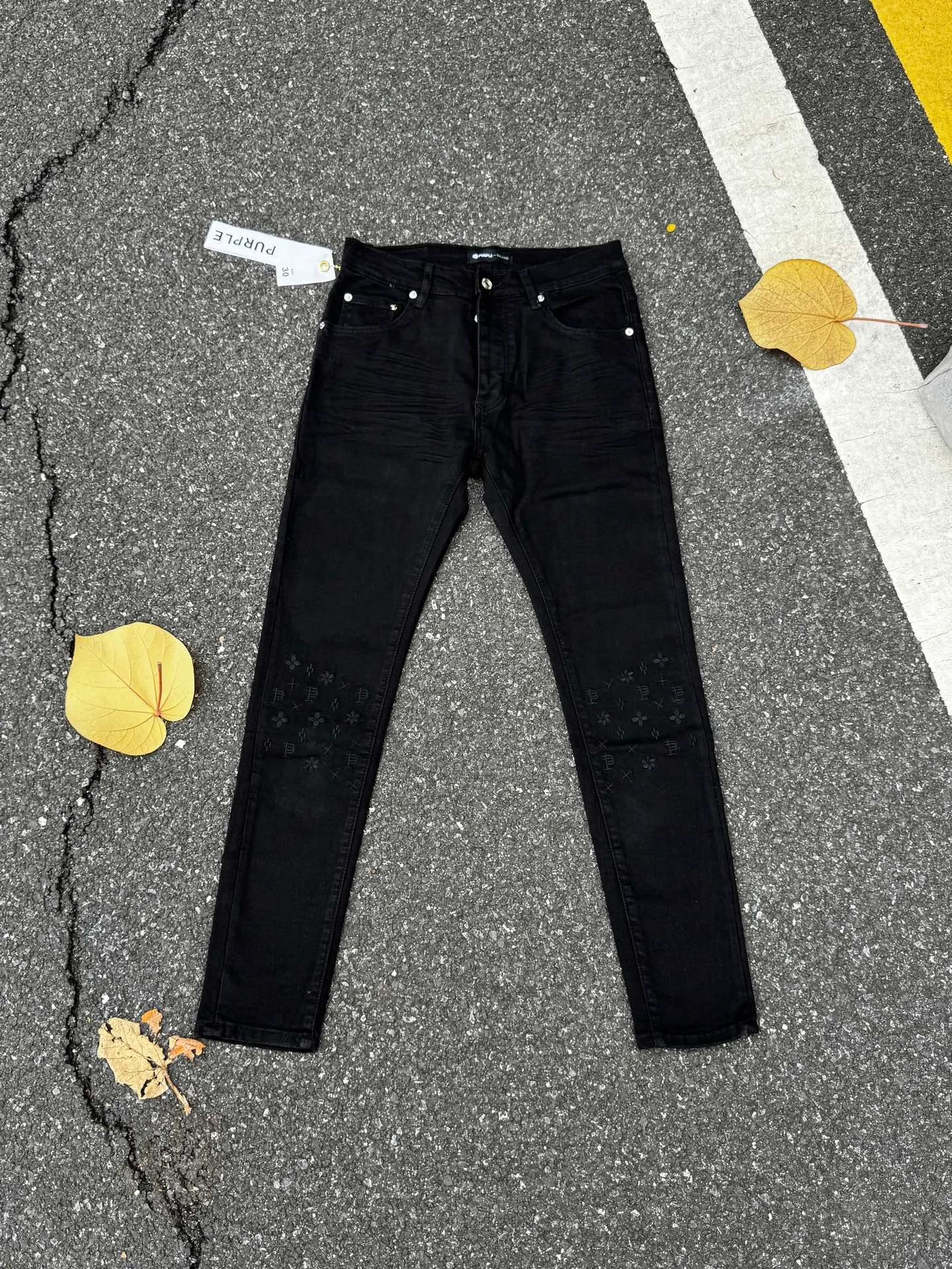🅿️230 PU3-2 black (the back pocket label will not be returned or exchanged once it is removed) Top foreign trade order Purple Brand hole-splashed paint stretch skinny jeans, same style for men and women. Accessories: complete accessories, all in original packaging, two tags and two labels on the back pocket, distinguishing the low-end version on the outside, hardware and buckles are aligned, authentic original with logo, aluminum alloy buckle, authentic printing on the inside of the jeans pocket, every detail distinguishes any version on the market Fabric: Genuine pattern-making and authentic custom-made imported fabrics using unique washing and dyeing methods, and individually hand-painted - hand-painted ripped micro-elastic jeans Size: 28 30 32 34 36