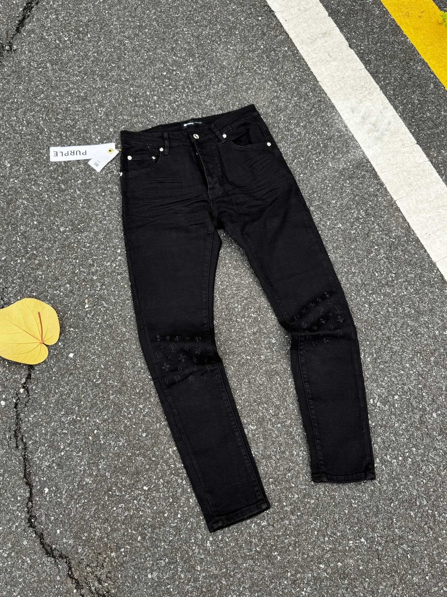 🅿️230 PU3-2 black (the back pocket label will not be returned or exchanged once it is removed) Top foreign trade order Purple Brand hole-splashed paint stretch skinny jeans, same style for men and women. Accessories: complete accessories, all in original packaging, two tags and two labels on the back pocket, distinguishing the low-end version on the outside, hardware and buckles are aligned, authentic original with logo, aluminum alloy buckle, authentic printing on the inside of the jeans pocket, every detail distinguishes any version on the market Fabric: Genuine pattern-making and authentic custom-made imported fabrics using unique washing and dyeing methods, and individually hand-painted - hand-painted ripped micro-elastic jeans Size: 28 30 32 34 36