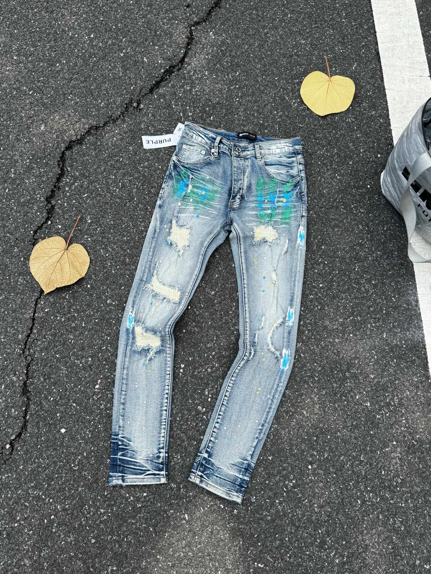 🅿️260 PU2 (the back pocket label will not be returned or exchanged once it is removed) Top foreign trade order Purple Brand ripped ink paint stretch skinny jeans, same style for men and women. Accessories: complete accessories, all in original packaging, two tags and two labels on the back pocket, distinguishing the low-end version on the outside, hardware and buckles are aligned, authentic original version with logo, aluminum alloy buckle, authentic printing inside the jeans pocket, every detail beats any version on the market Fabric: Genuine pattern-making and authentic custom-made imported fabrics using unique washing and dyeing methods, and individually hand-painted - hand-painted ripped micro-elastic jeans Size: 28 30 32 34 36