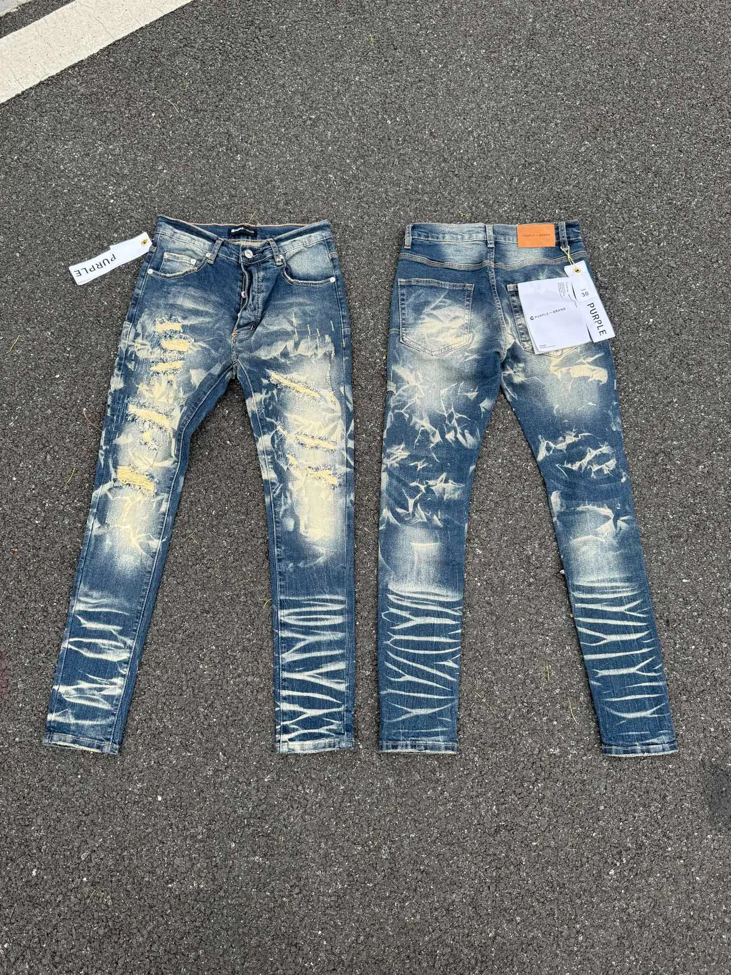 🅿️260 PU1 (the back pocket label will not be returned or exchanged once it is removed) Top foreign trade order Purple Brand ripped stretch skinny jeans, same style for men and women. Accessories: complete accessories, all in original packaging, two tags and two labels on the back pocket, distinguishing the low-end version on the outside, hardware and buckles are aligned, authentic original with logo, aluminum alloy buckle, authentic printing inside the jeans pocket, every detail is a hit with any version on the market Fabric: Genuine pattern-making and authentic custom-made imported fabrics using unique washing and dyeing methods, and individually hand-painted - hand-painted ripped micro-elastic jeans Size: 28 30 32 34 36
