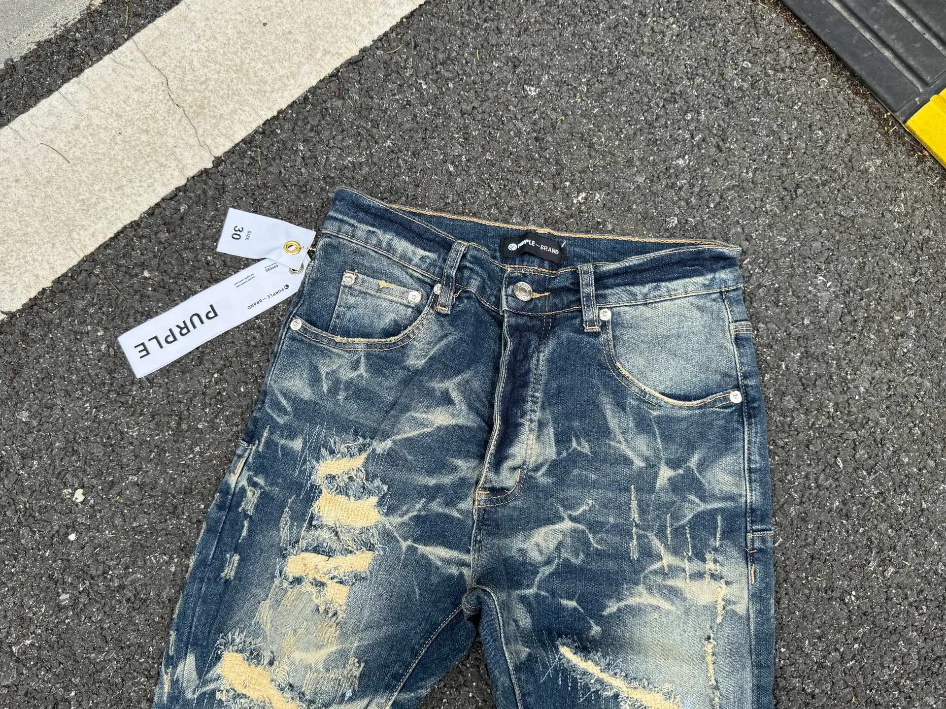 🅿️260 PU1 (the back pocket label will not be returned or exchanged once it is removed) Top foreign trade order Purple Brand ripped stretch skinny jeans, same style for men and women. Accessories: complete accessories, all in original packaging, two tags and two labels on the back pocket, distinguishing the low-end version on the outside, hardware and buckles are aligned, authentic original with logo, aluminum alloy buckle, authentic printing inside the jeans pocket, every detail is a hit with any version on the market Fabric: Genuine pattern-making and authentic custom-made imported fabrics using unique washing and dyeing methods, and individually hand-painted - hand-painted ripped micro-elastic jeans Size: 28 30 32 34 36
