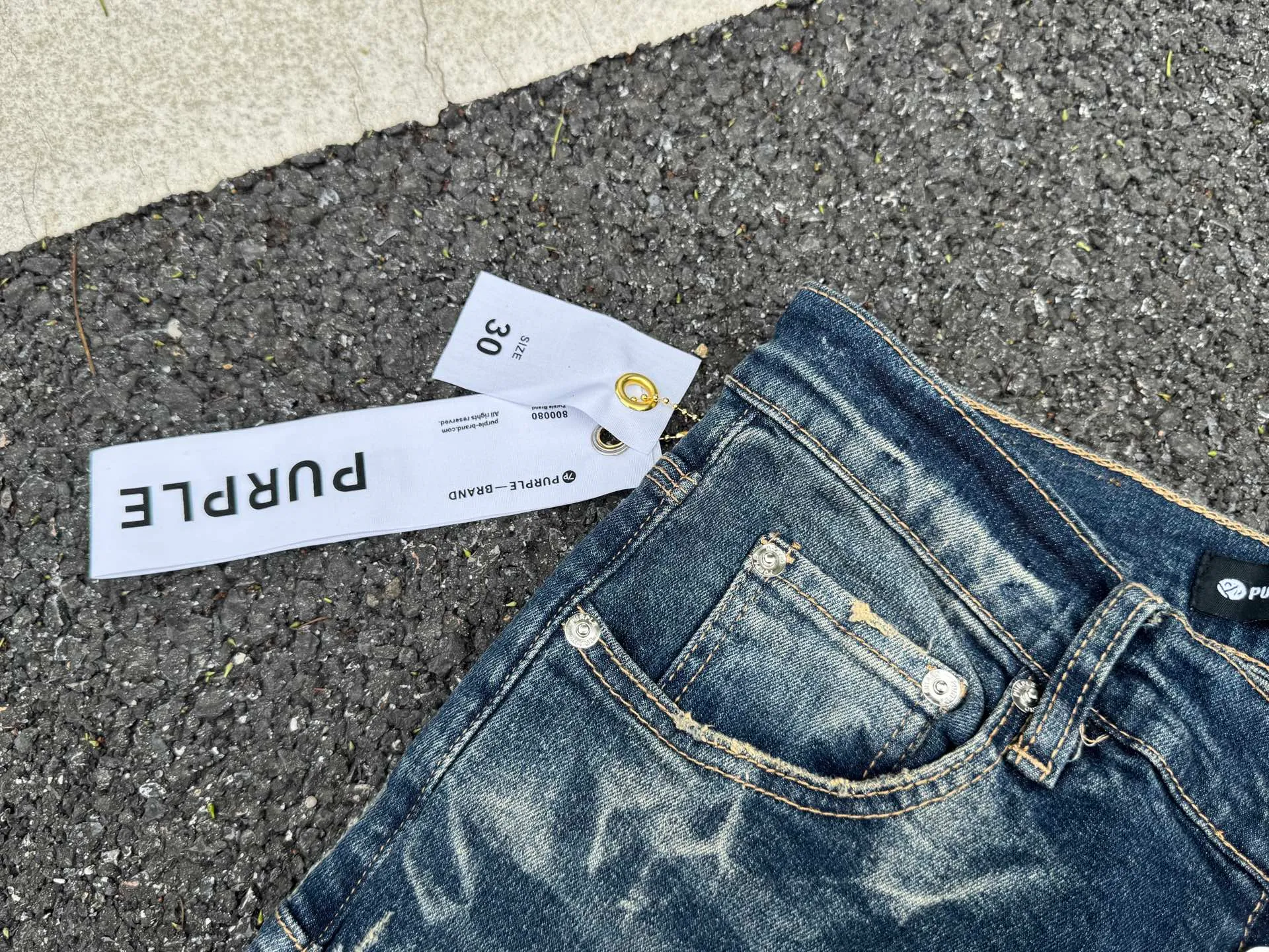 🅿️260 PU1 (the back pocket label will not be returned or exchanged once it is removed) Top foreign trade order Purple Brand ripped stretch skinny jeans, same style for men and women. Accessories: complete accessories, all in original packaging, two tags and two labels on the back pocket, distinguishing the low-end version on the outside, hardware and buckles are aligned, authentic original with logo, aluminum alloy buckle, authentic printing inside the jeans pocket, every detail is a hit with any version on the market Fabric: Genuine pattern-making and authentic custom-made imported fabrics using unique washing and dyeing methods, and individually hand-painted - hand-painted ripped micro-elastic jeans Size: 28 30 32 34 36