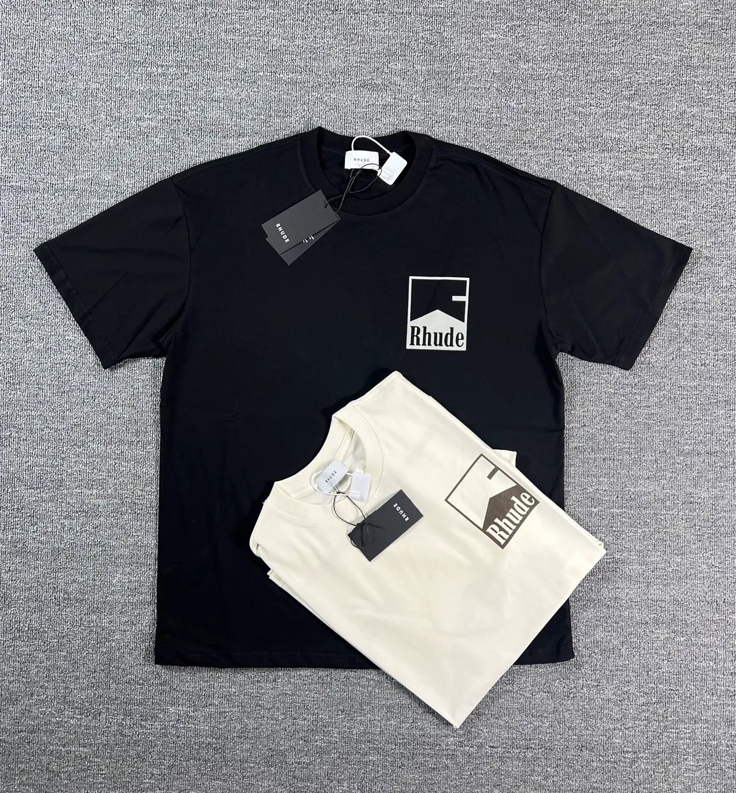 No. 812 #P122 #美ChaoRhude Graphic-print Logo environmentally friendly water glue printing High-quality double yarn pure cotton short-sleeved T-shirt Size: S M L XL