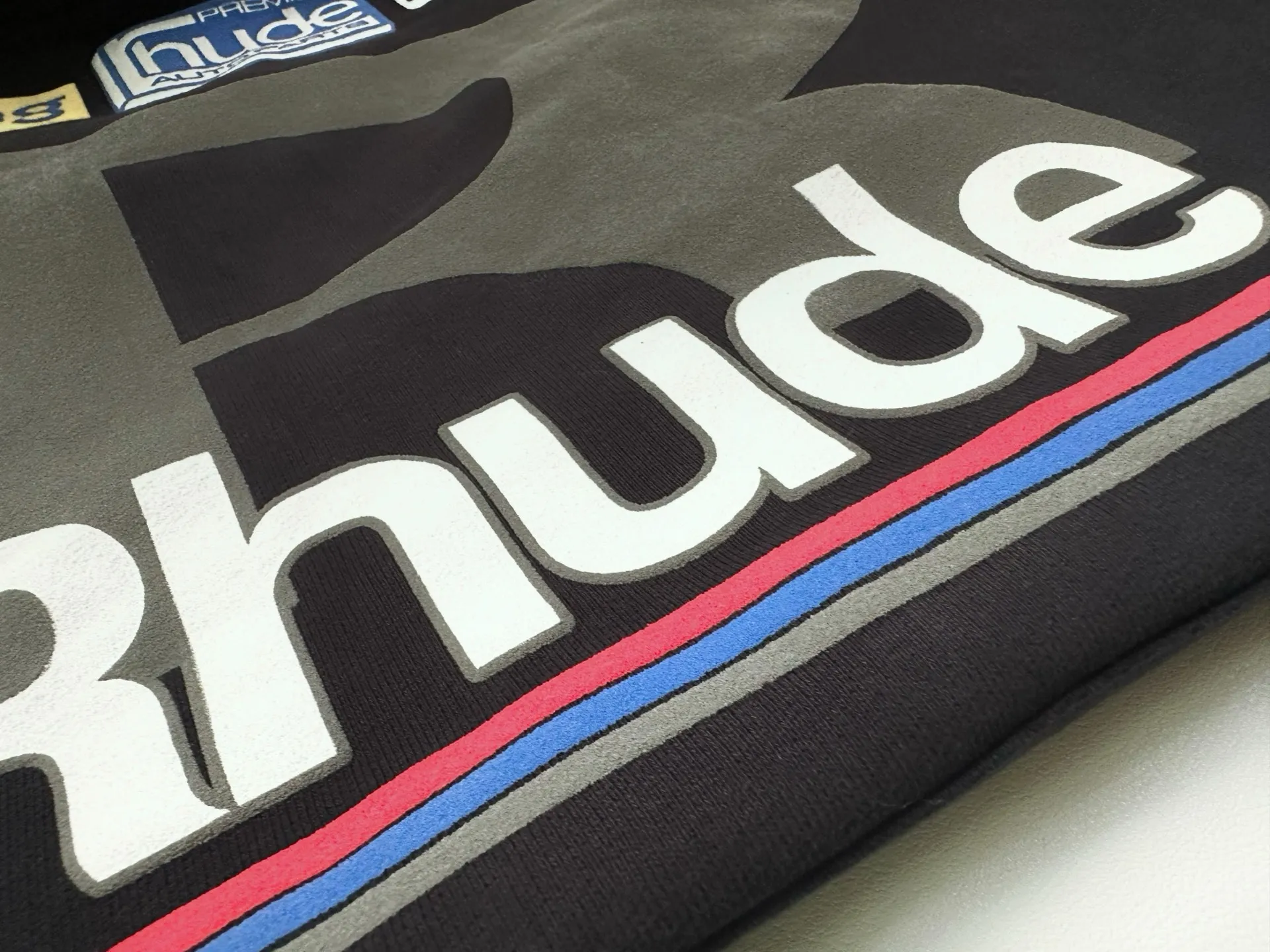 Style No.: 8889 P266 RHUDE New American racing 🏎️ style sweatshirt, high street loose washed hooded sweatshirt for men and women, multi-color suede foam printing process + using pure cotton washed terry brushed process fabric 450g, heavy upper body three-dimensional fluffy Size: (S-M-L-XL) Color: washed navy blue