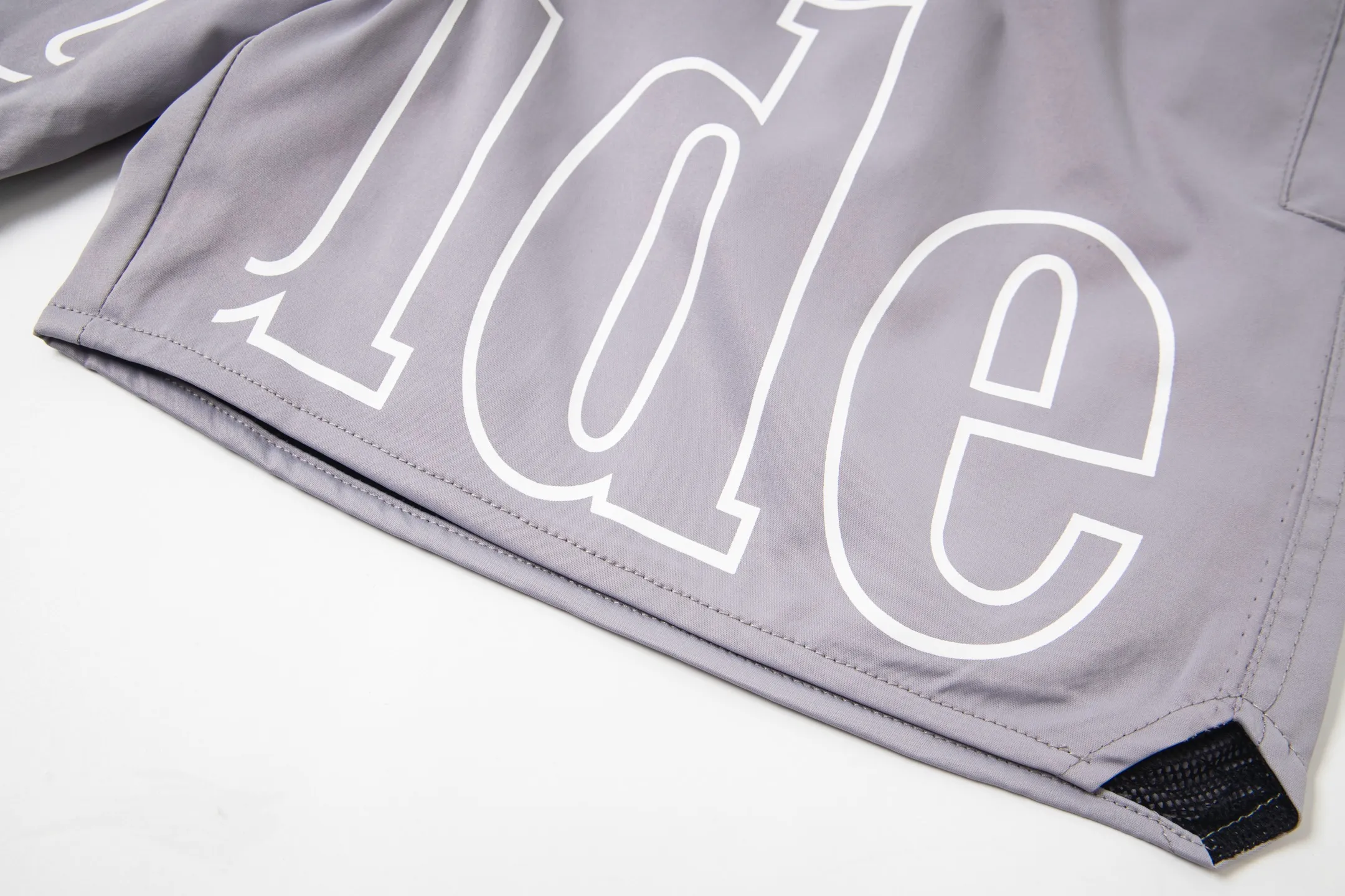 809#P150 Rhude American trendy brand quick-drying beach pants elastic waist shorts letter printed trendy lining mesh men's loose sports pants Color: Black Gray Green Blue Fabric: 150g nylon 100% polyester Size: S M L XL