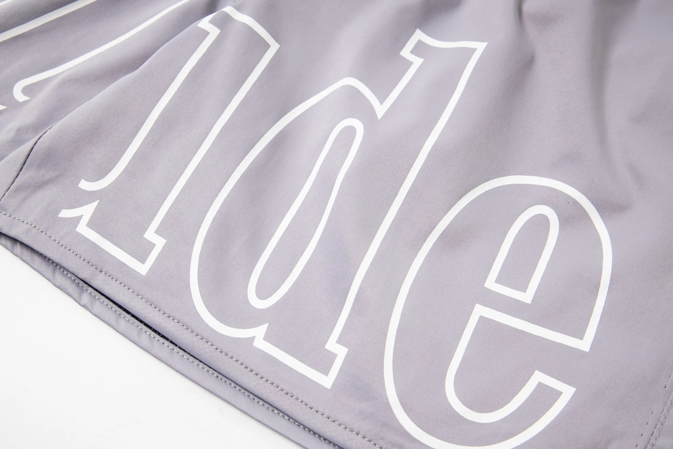 809#P150 Rhude American trendy brand quick-drying beach pants elastic waist shorts letter printed trendy lining mesh men's loose sports pants Color: Black Gray Green Blue Fabric: 150g nylon 100% polyester Size: S M L XL