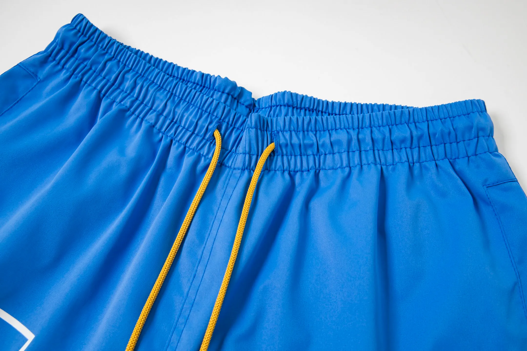 809#P150 Rhude American trendy brand quick-drying beach pants elastic waist shorts letter printed trendy lining mesh men's loose sports pants Color: Black Gray Green Blue Fabric: 150g nylon 100% polyester Size: S M L XL