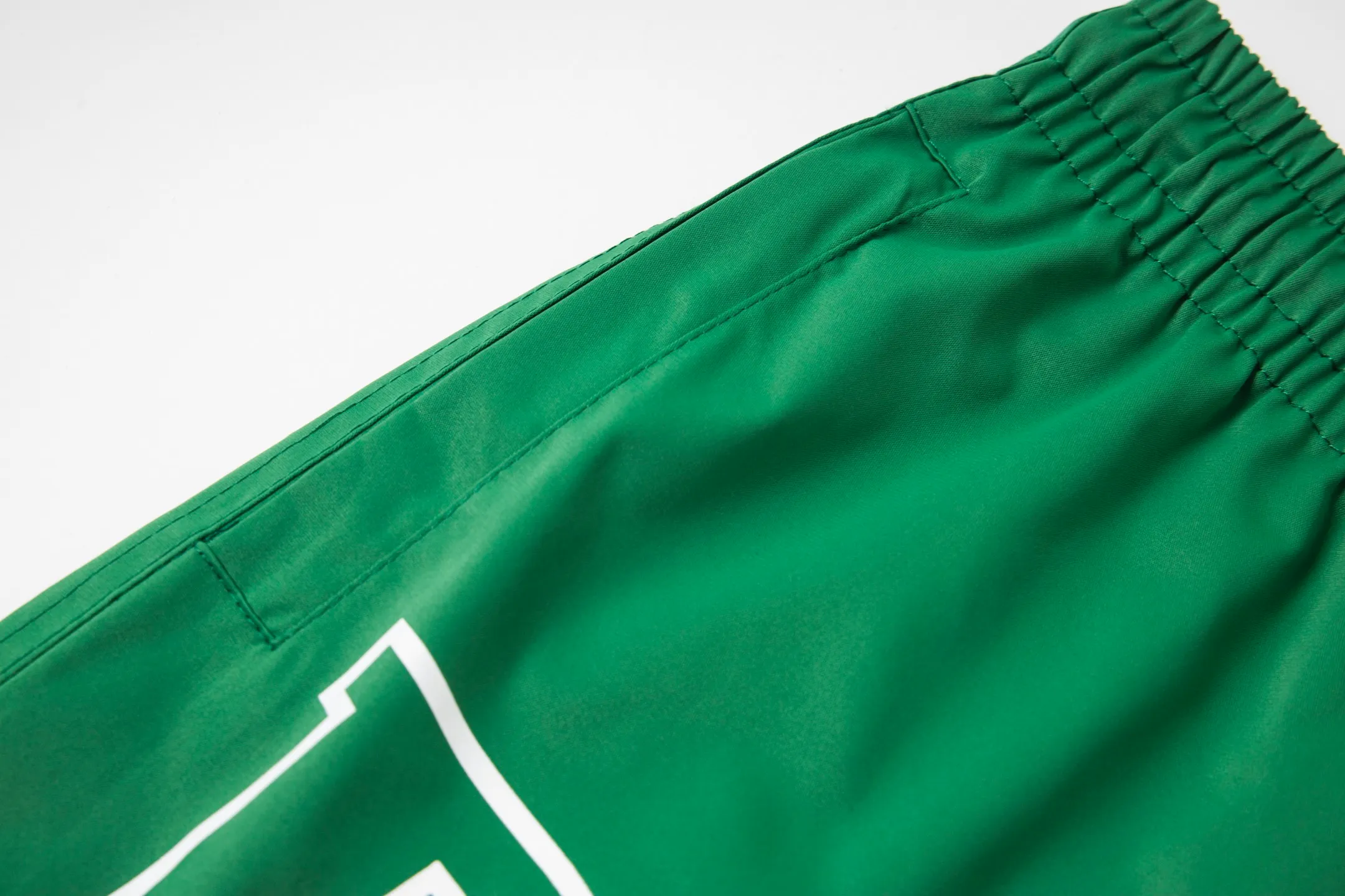 809#P150 Rhude American trendy brand quick-drying beach pants elastic waist shorts letter printed trendy lining mesh men's loose sports pants Color: Black Gray Green Blue Fabric: 150g nylon 100% polyester Size: S M L XL