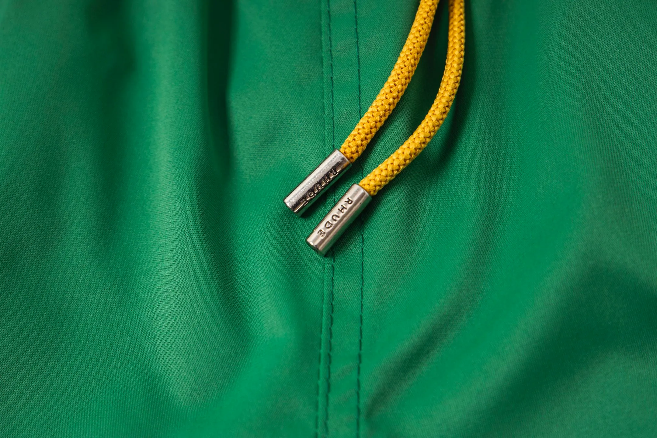 809#P150 Rhude American trendy brand quick-drying beach pants elastic waist shorts letter printed trendy lining mesh men's loose sports pants Color: Black Gray Green Blue Fabric: 150g nylon 100% polyester Size: S M L XL