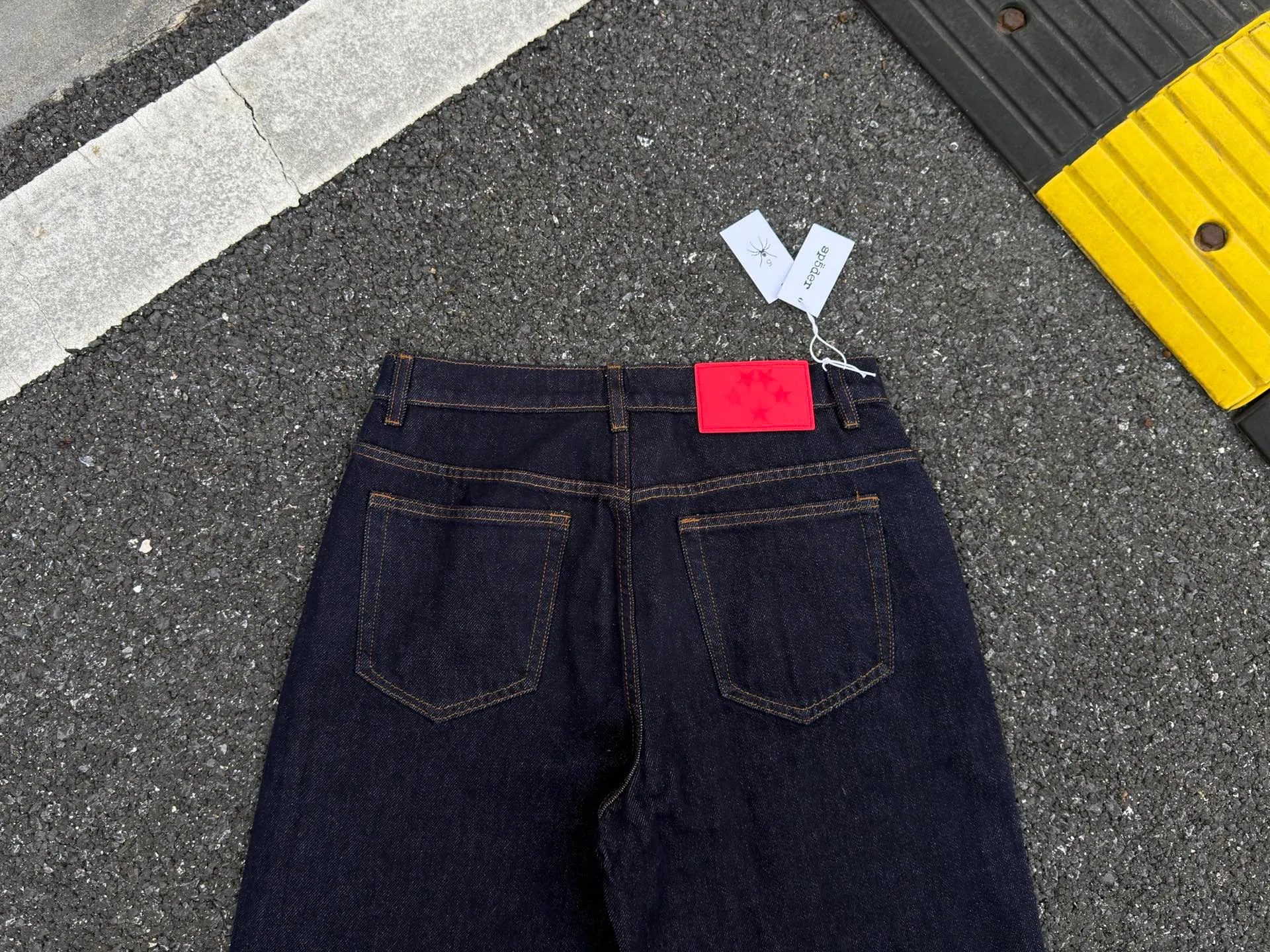 P210 (original outdoor picture direct) top version Sp10der street fashion brand printed washed and distressed casual jeans for men and women, same style. Size: 28 30 32 34 36