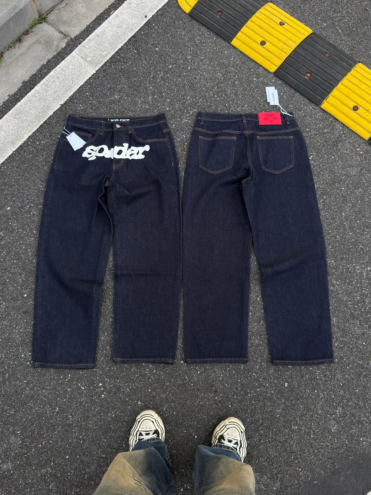 P210 (original outdoor picture direct) top version Sp10der street fashion brand printed washed and distressed casual jeans for men and women, same style. Size: 28 30 32 34 36