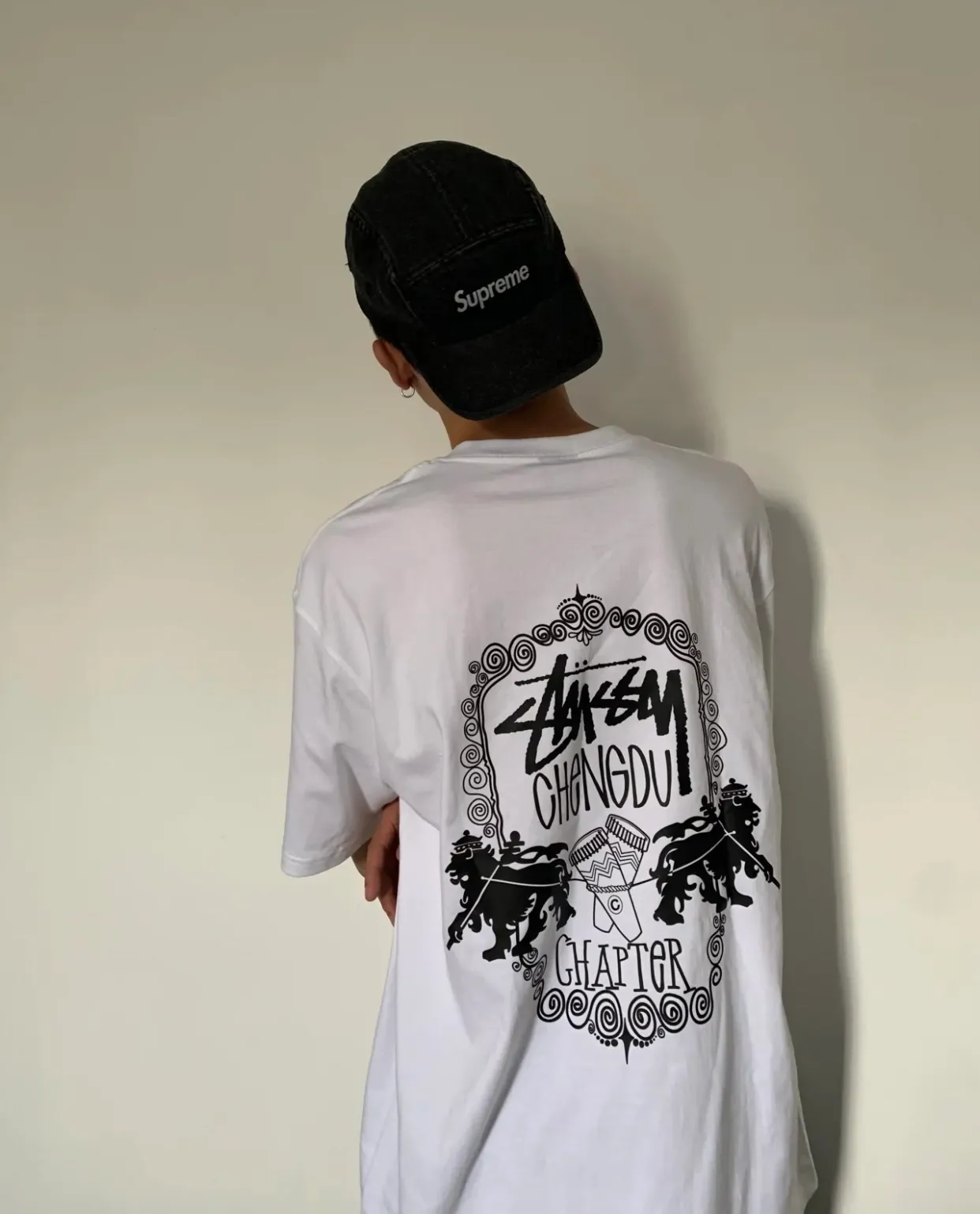 Lion T-shirt STUSSY 24FW CHENGDU CHAPTER TEE Chengdu limited short-sleeved Tee black and white S-XL