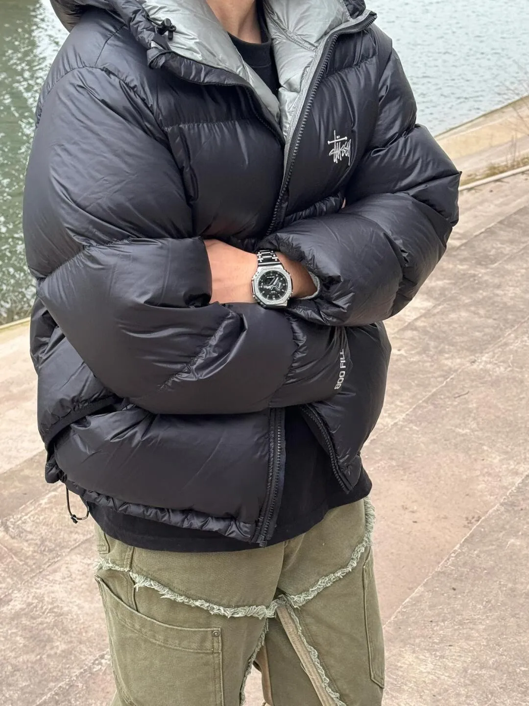 Stussy/Stussy 22Fw classic letter hooded down jacket, black, gray, black and pink, S-XL, filled with national standard 90 velvet/average 450g of velvet. It has a Michelin effect when you put it on. 800 puffs, fluffy and warm, full and light.