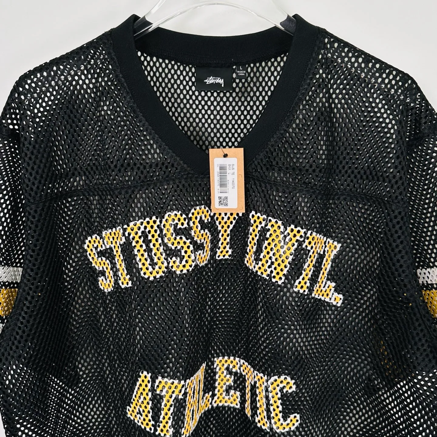 Mesh V-neck T-shirt Stussy SS25 STÜSSY INTERNATIONAL TEAM JERSEY V-neck mesh retro letter short sleeves black and white S-XL