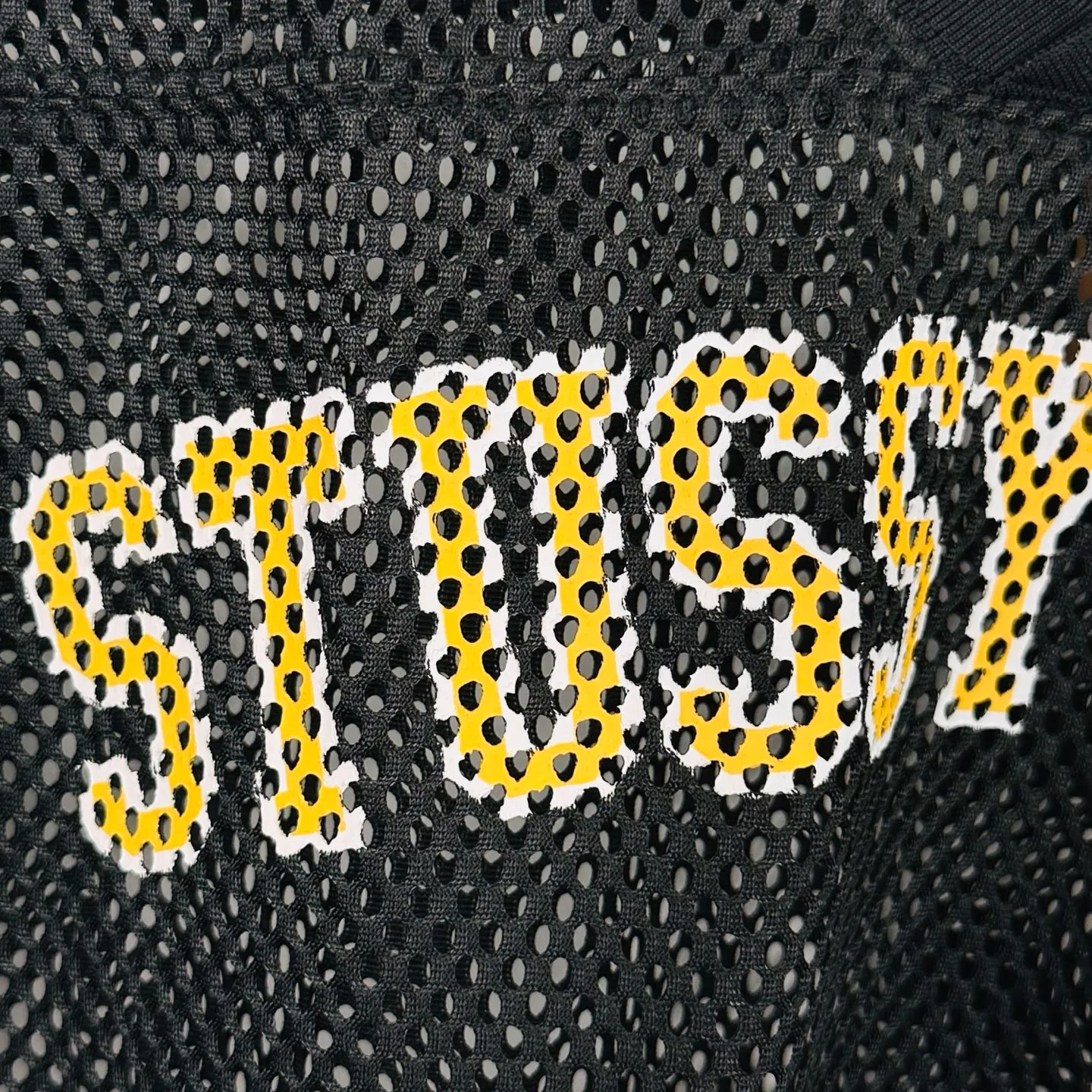 Mesh V-neck T-shirt Stussy SS25 STÜSSY INTERNATIONAL TEAM JERSEY V-neck mesh retro letter short sleeves black and white S-XL