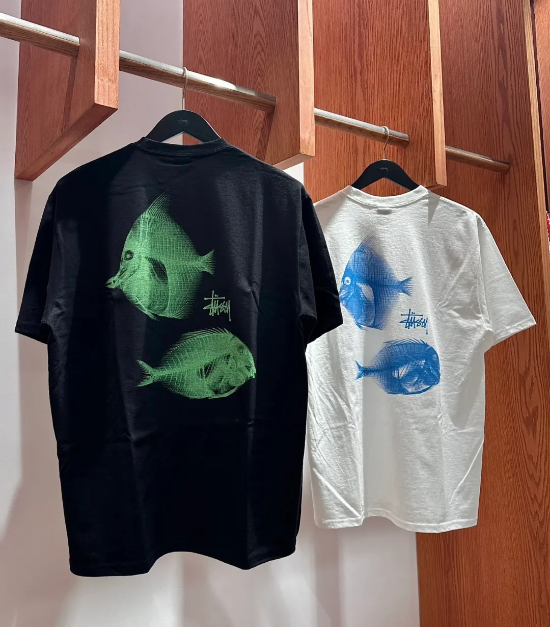 Fishbone T-shirt STUSSY SS25 X-RAY FISHIN TEE Fish X-ray printed pattern short sleeves black and white S- XL