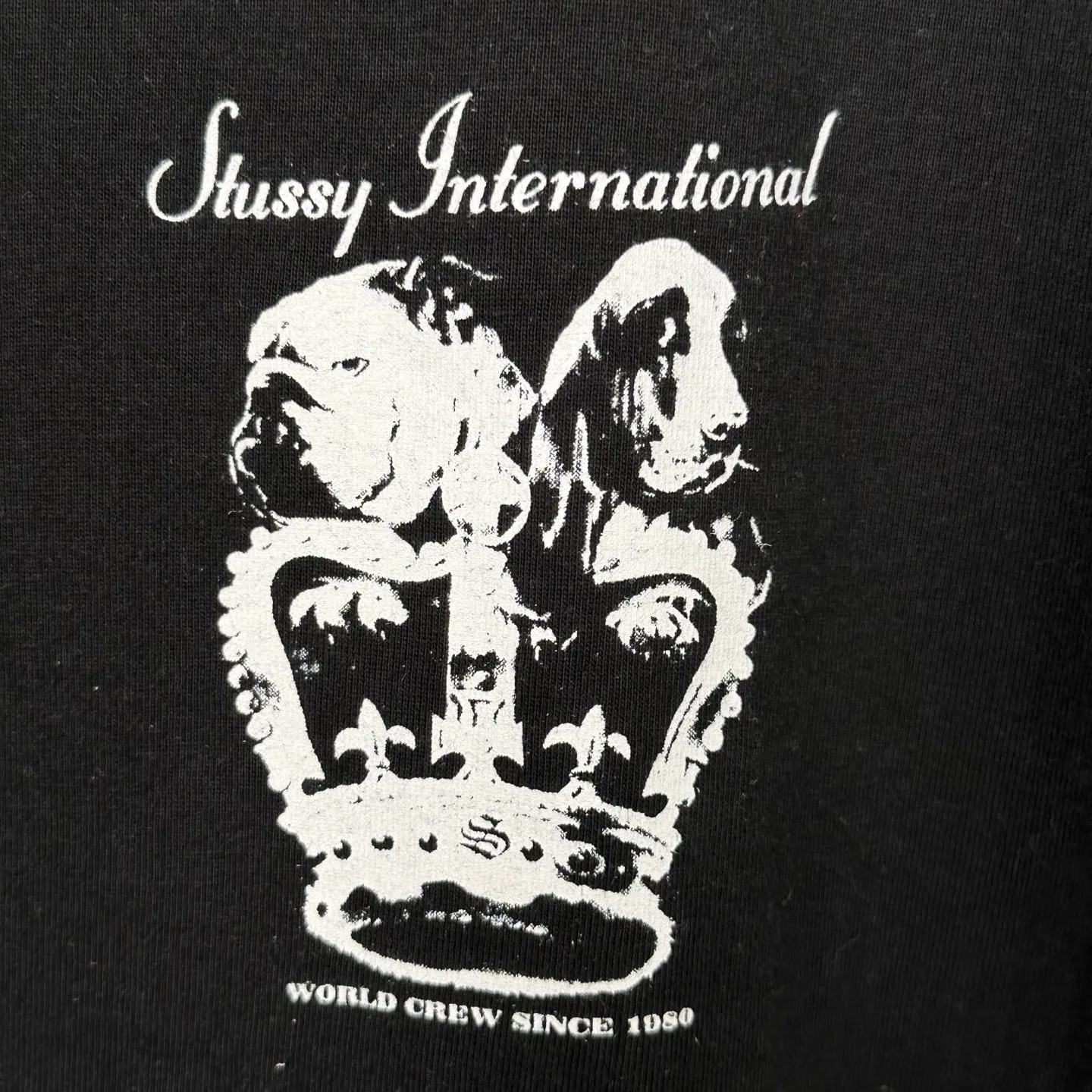 Spot goods! Crown Dog T-shirt STUSSY SS25 DOG CROWN TEE Black and White S- XL