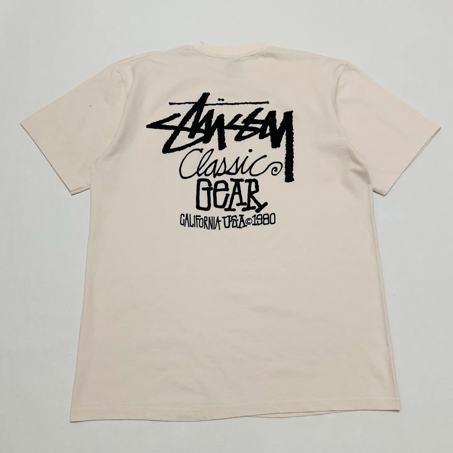 Retro lettering T-shirt STUSSY SS25 CLASSIC GEAR TEE PIGMENT DYED Classic lettering printed short sleeves black off-white S- XL